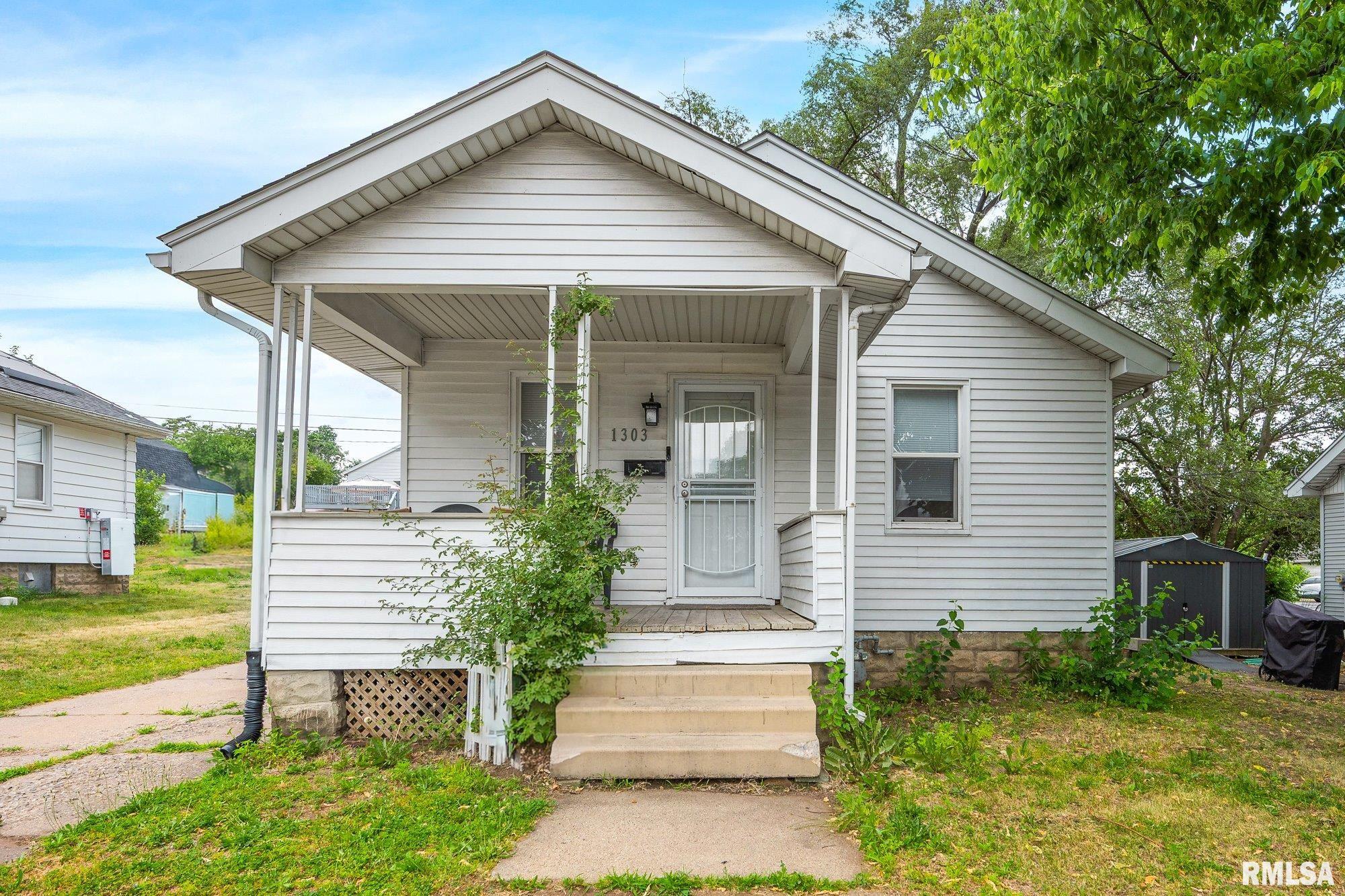 1303 S 7TH Street Pekin IL