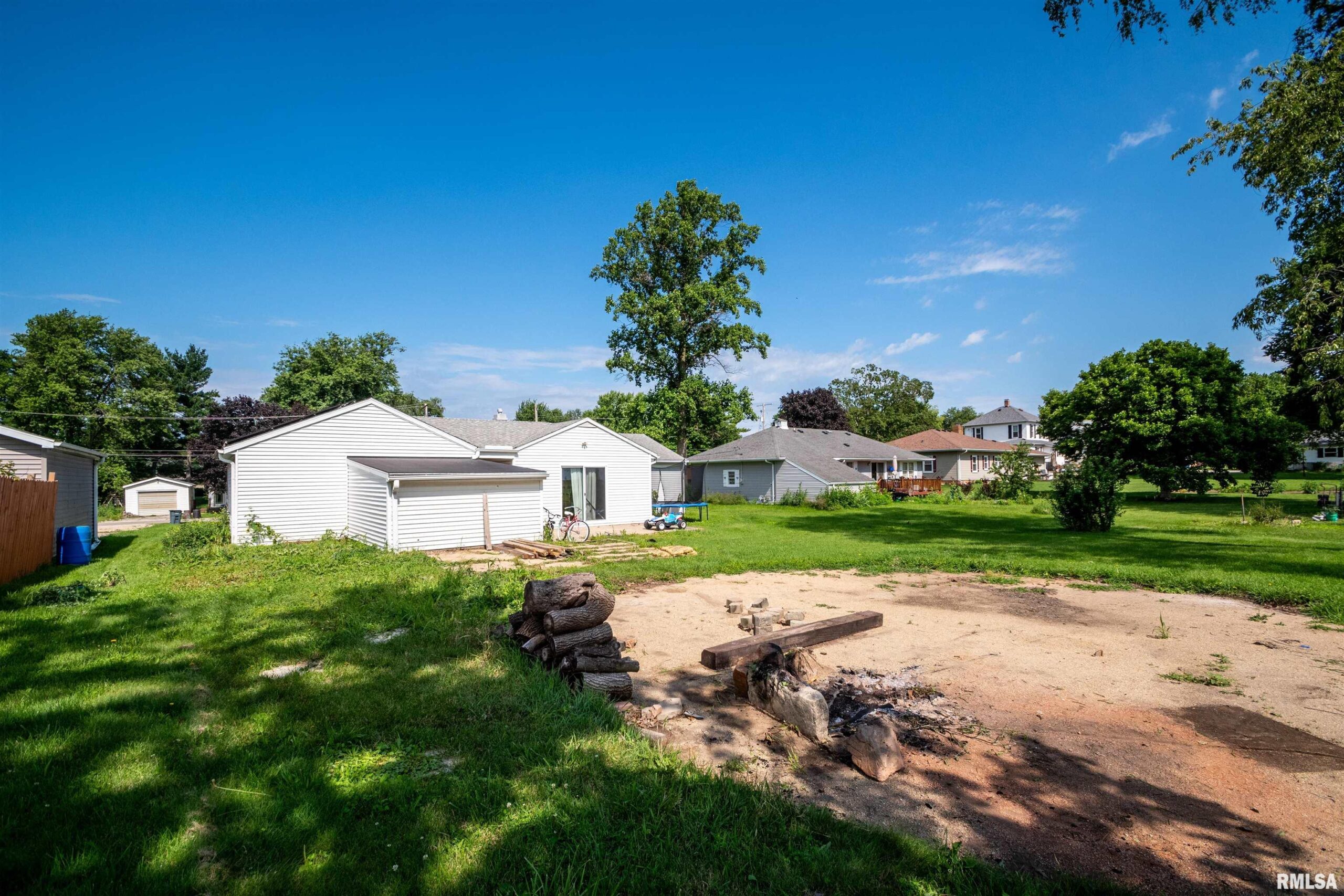 200 S FRANCIS Street Washburn IL
