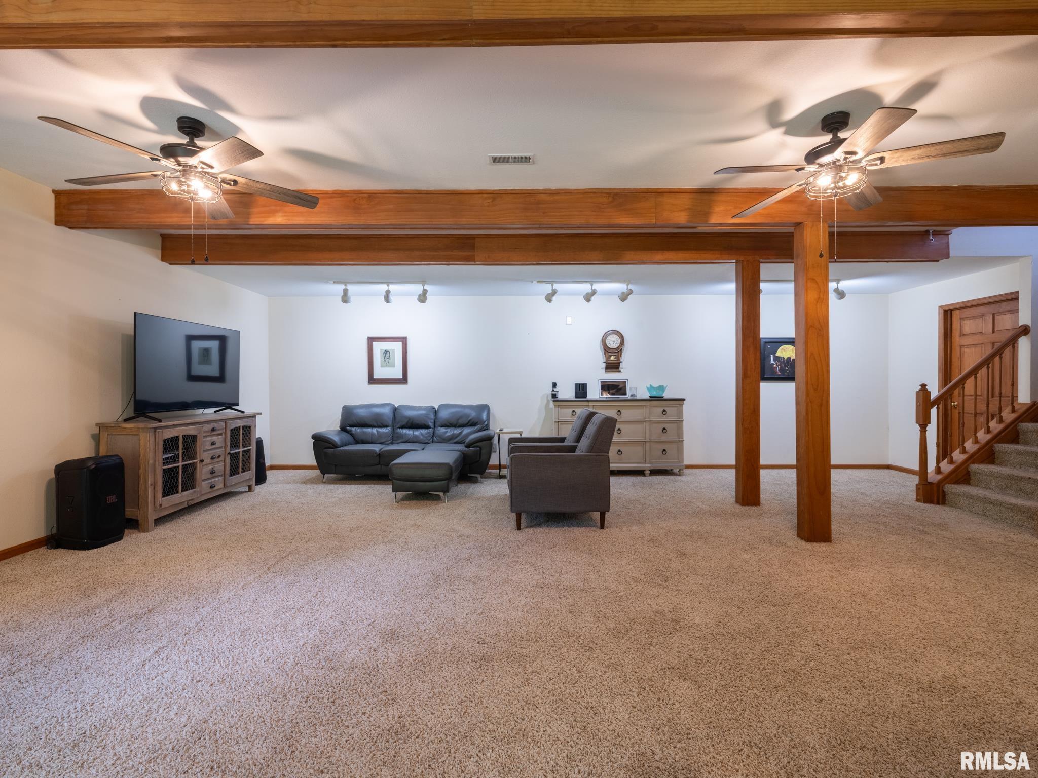 1318 AMANDA Drive Metamora IL