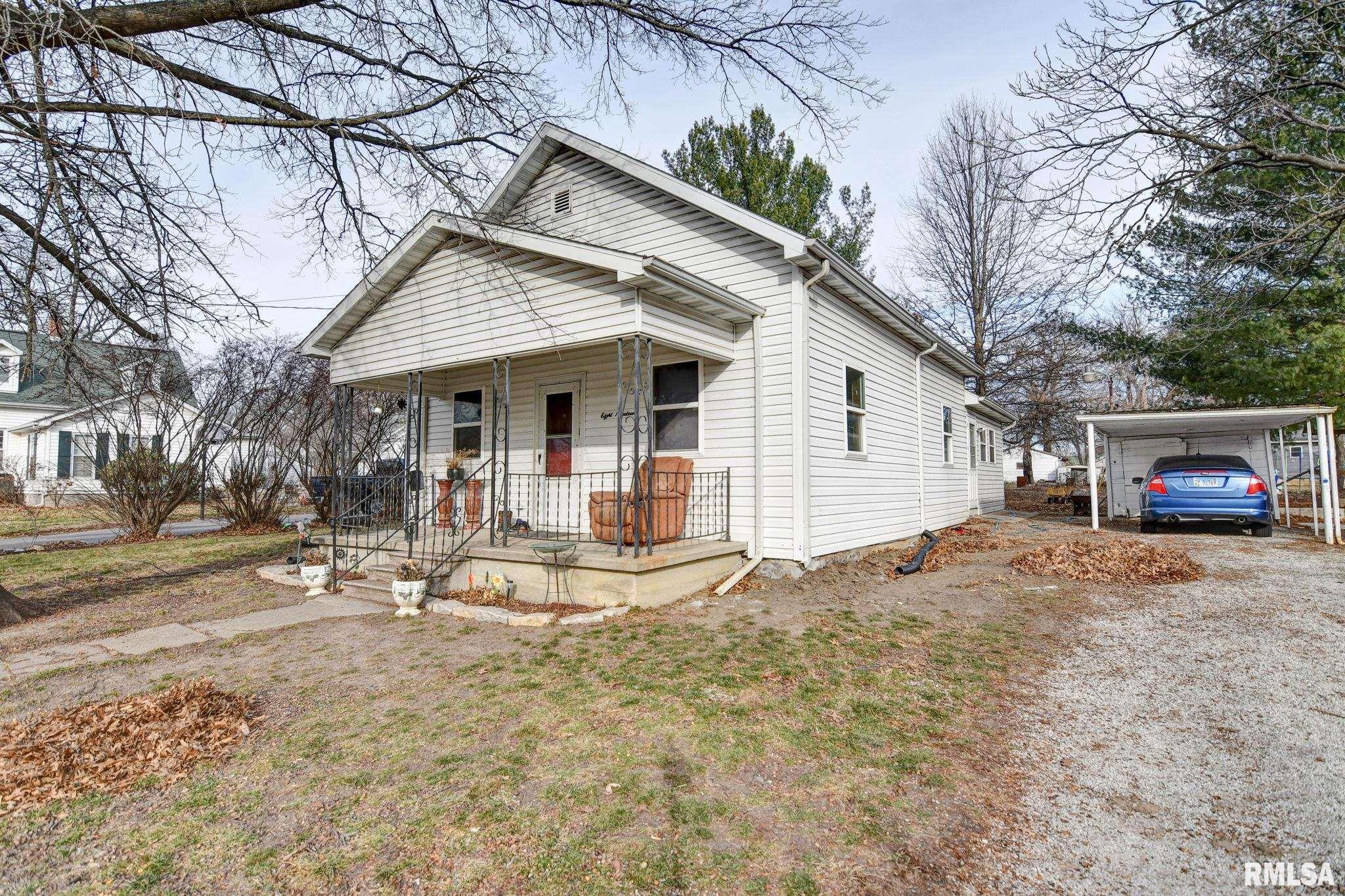 819 E ADAMS Street Taylorville IL