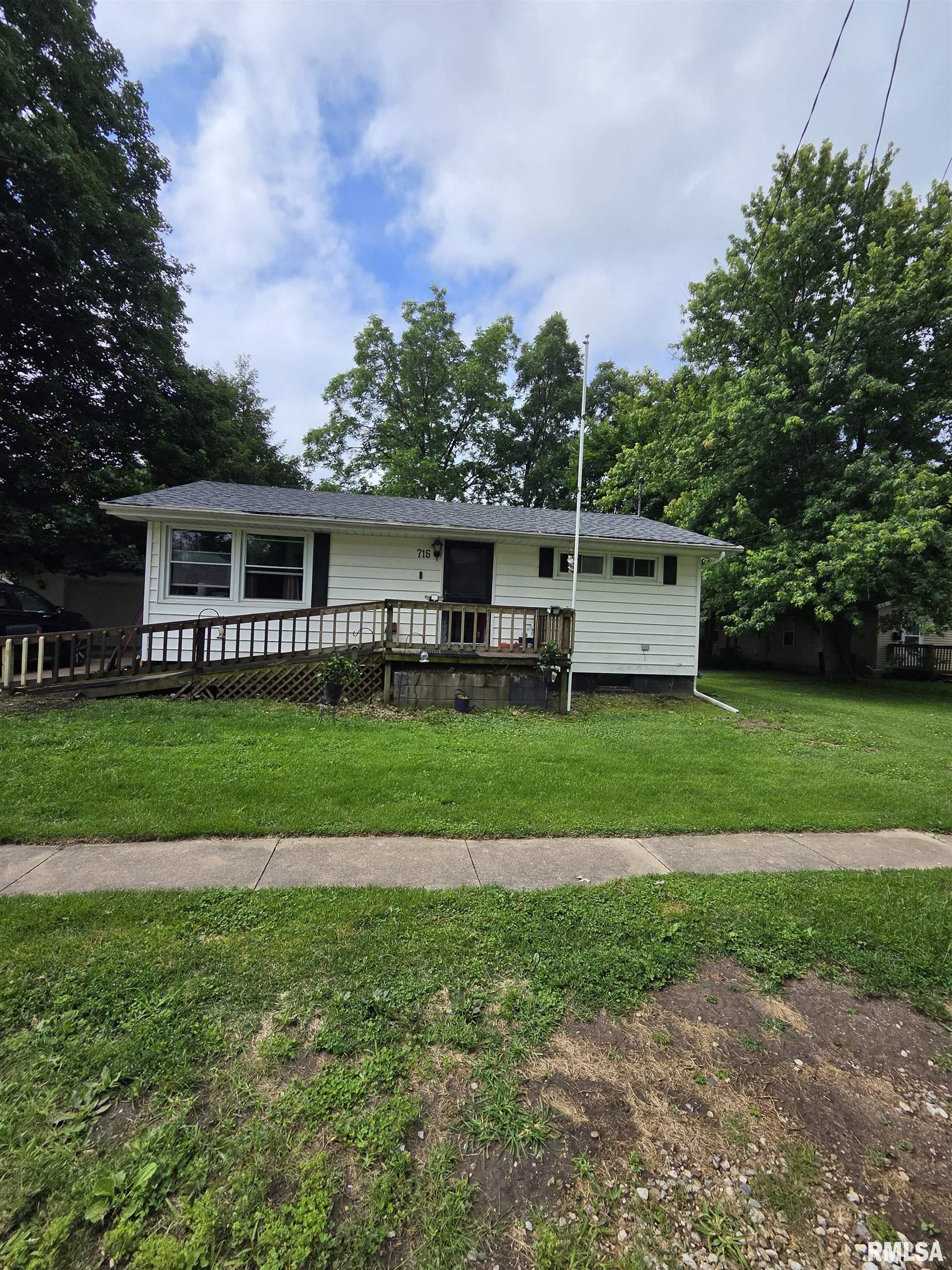 715 W AVENUE F Lewistown IL