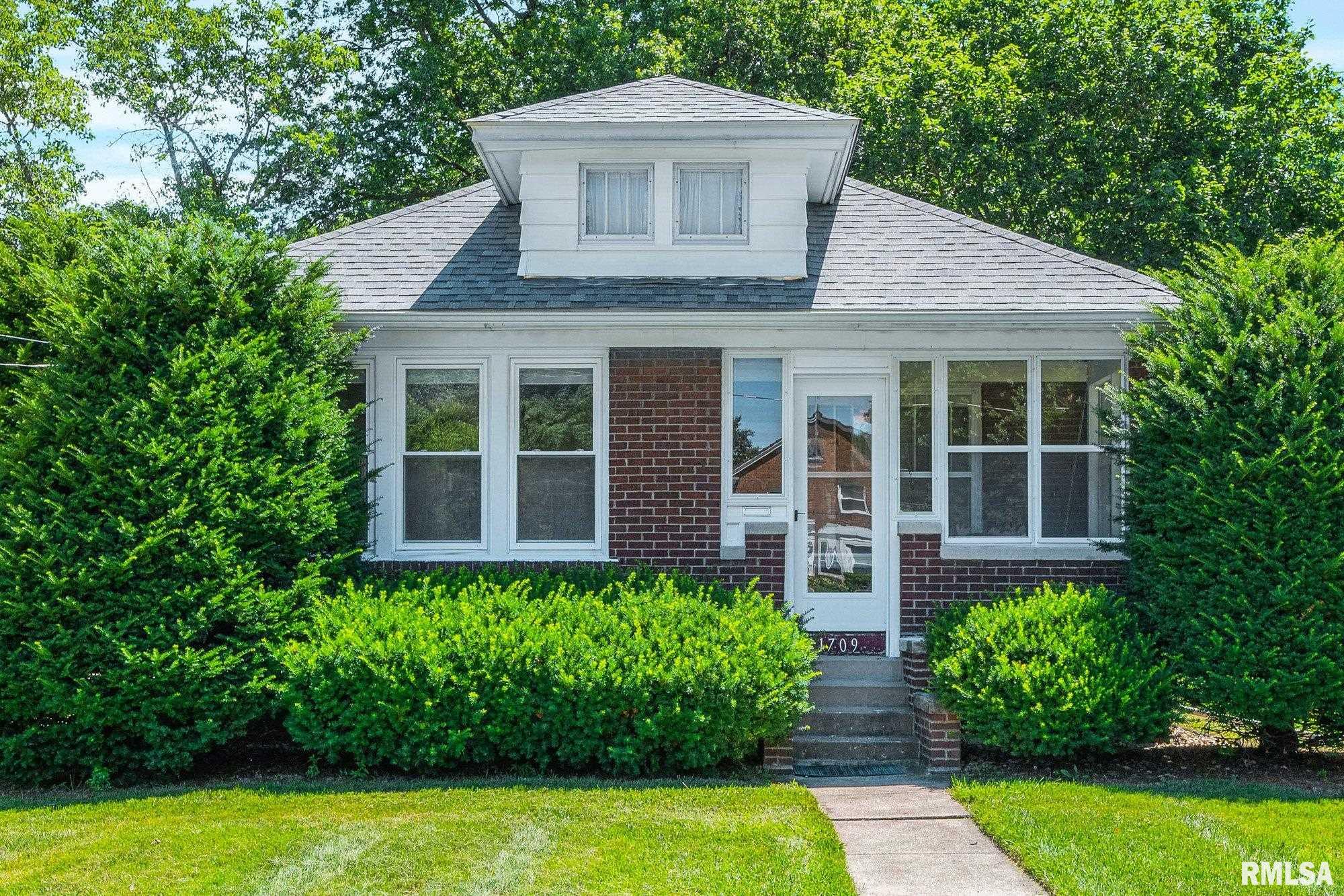 1709 N Prairie Street Galesburg IL