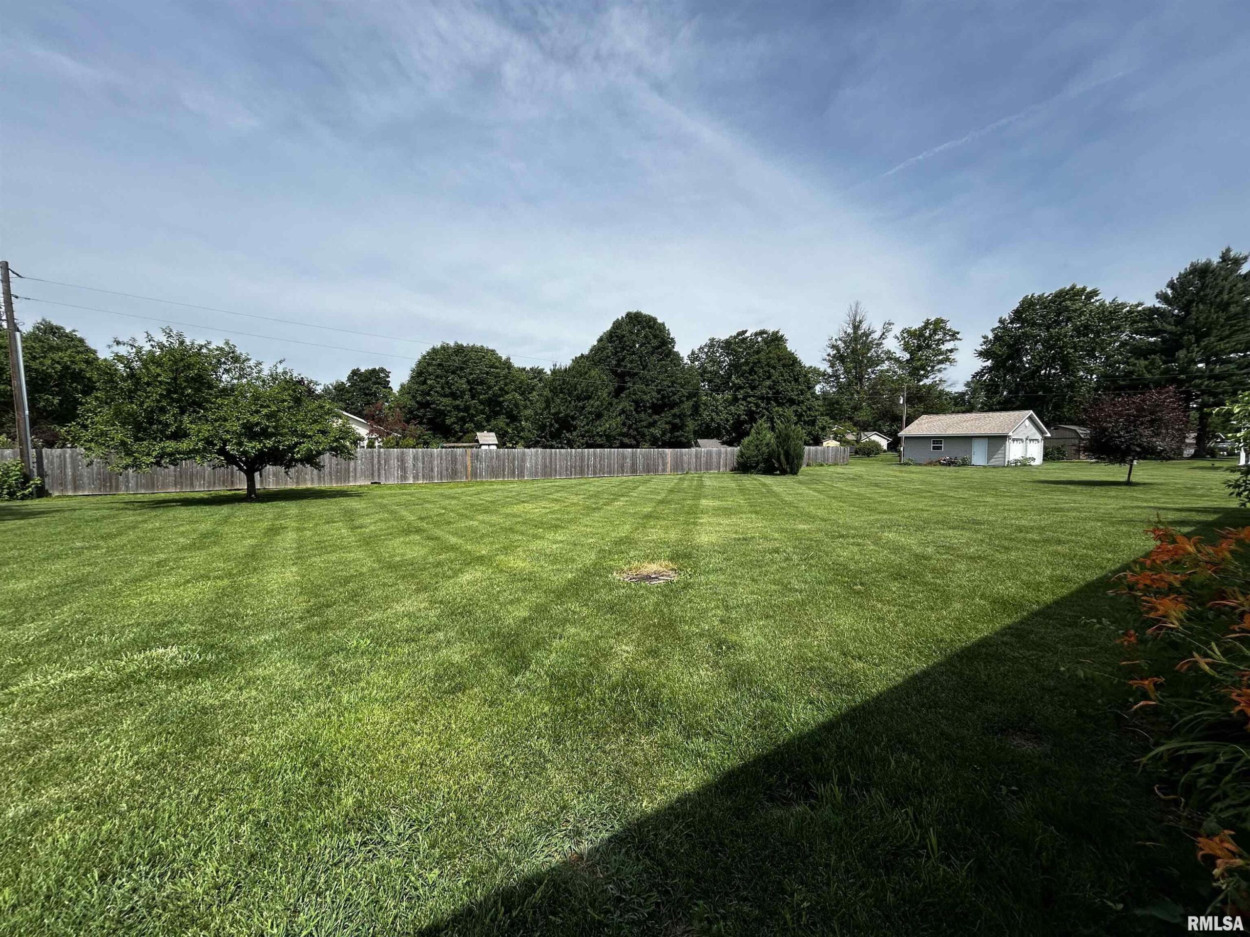 3829 LAKE Drive Taylorville IL