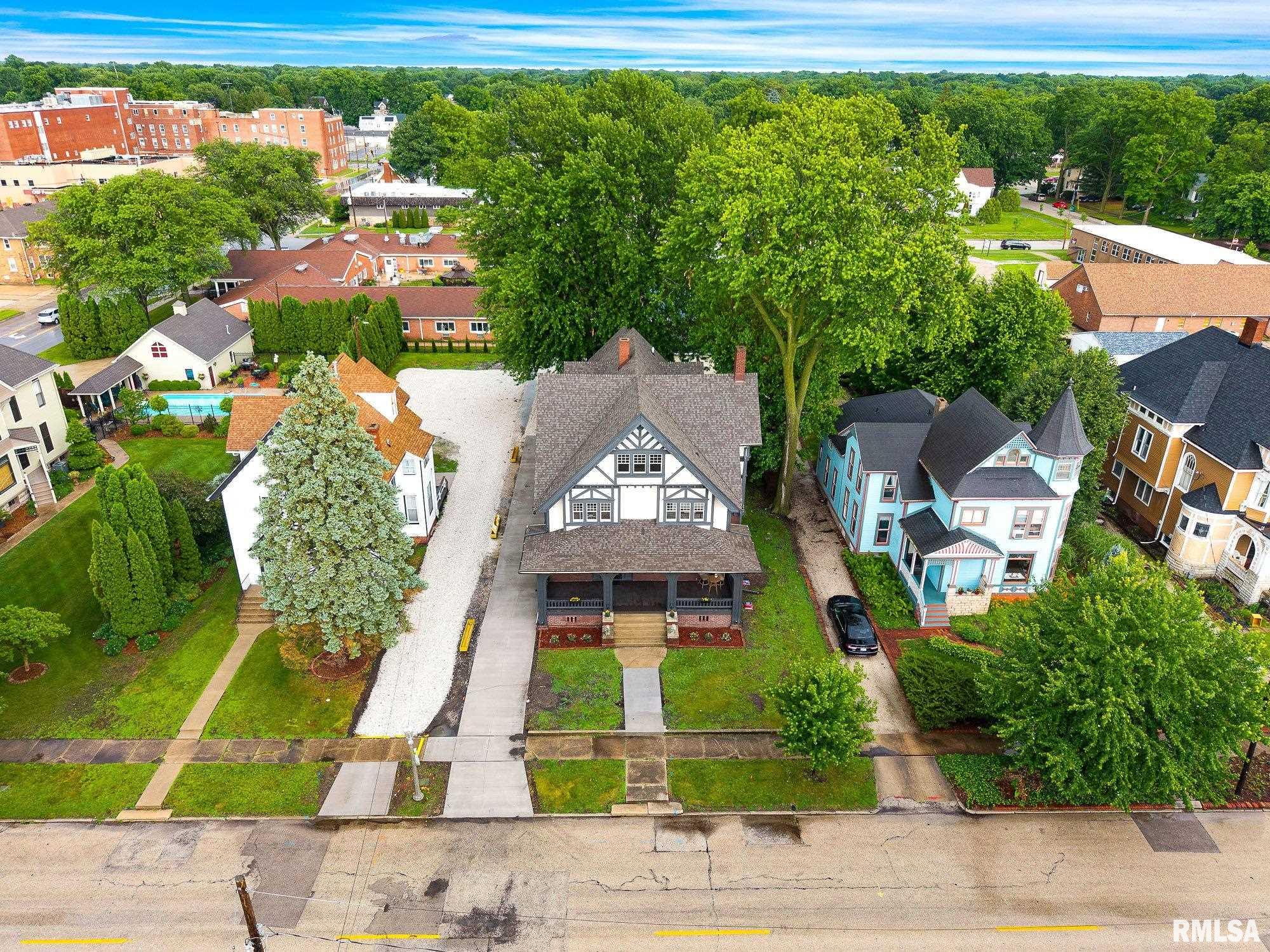 561 N Prairie Street Galesburg IL