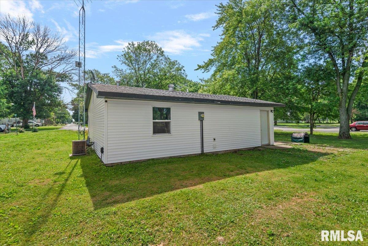 207 Brenda Lane Girard IL