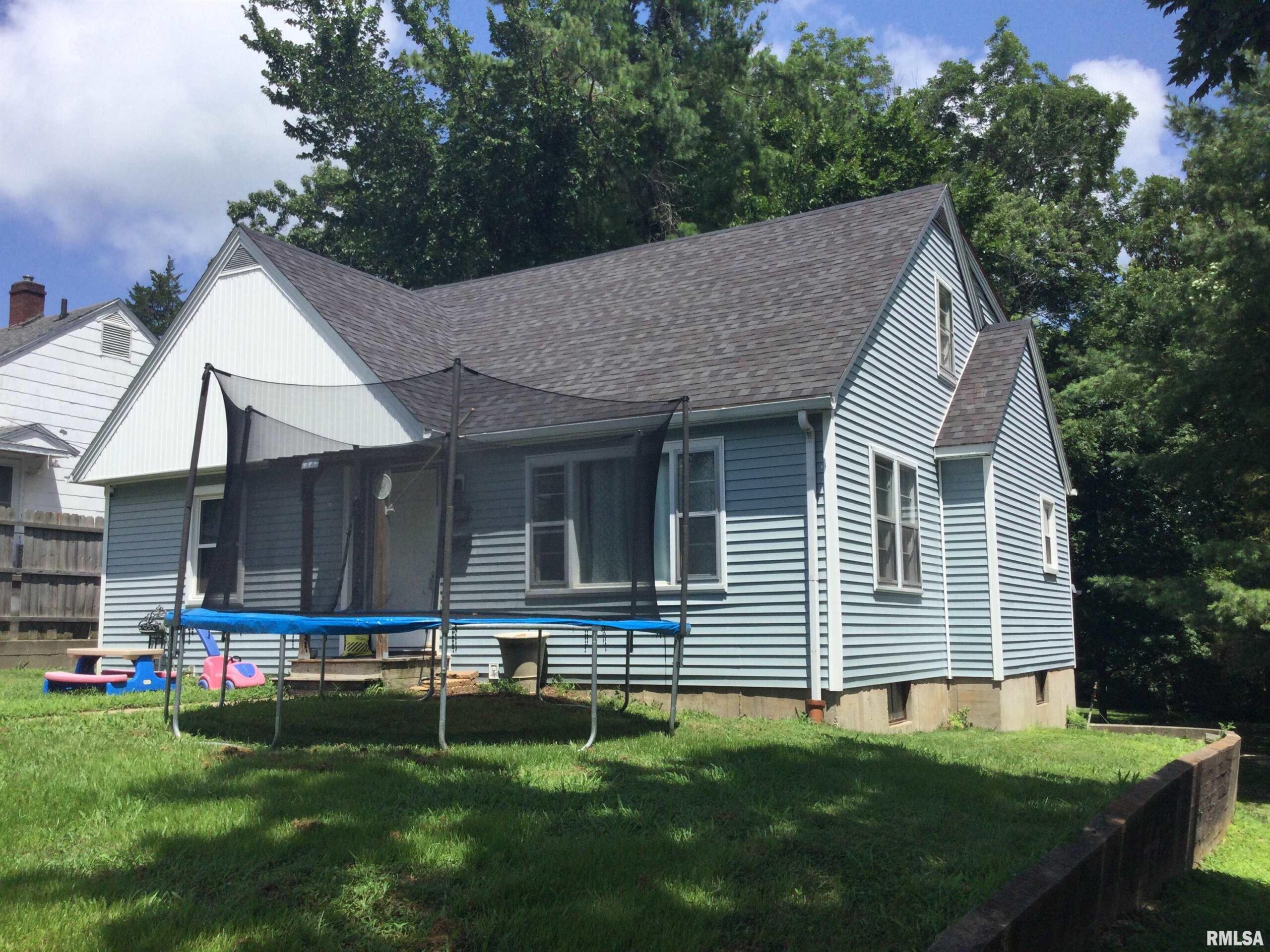 208 W LEWIS Street Anna IL