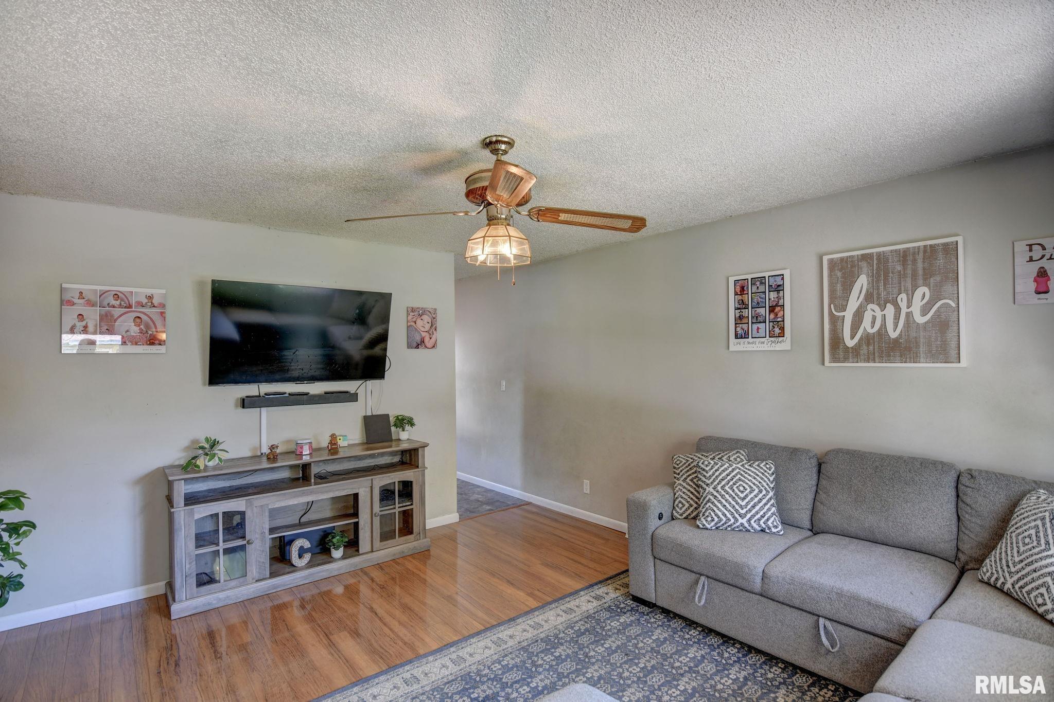 906 E STEVENSON Street Taylorville IL