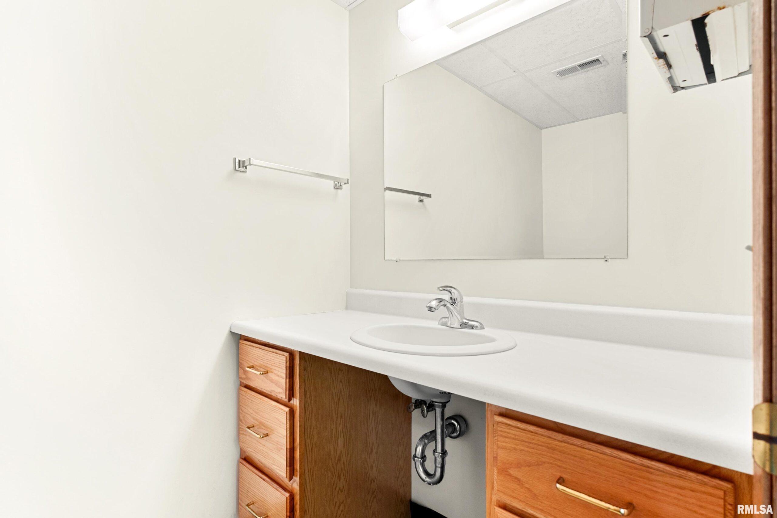 112 PARK RIDGE Lane Pekin IL