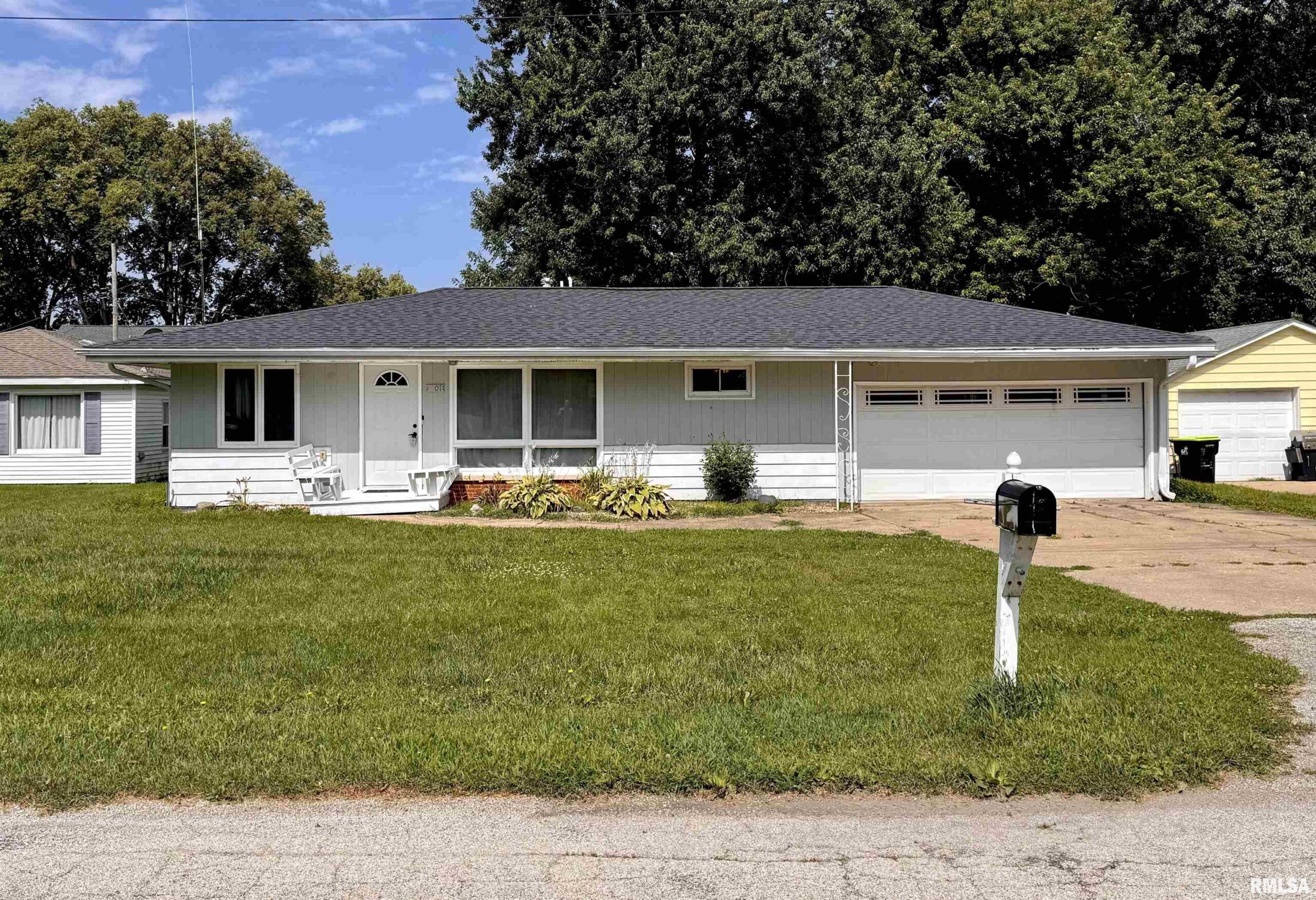 407 N WEST Street Tremont IL