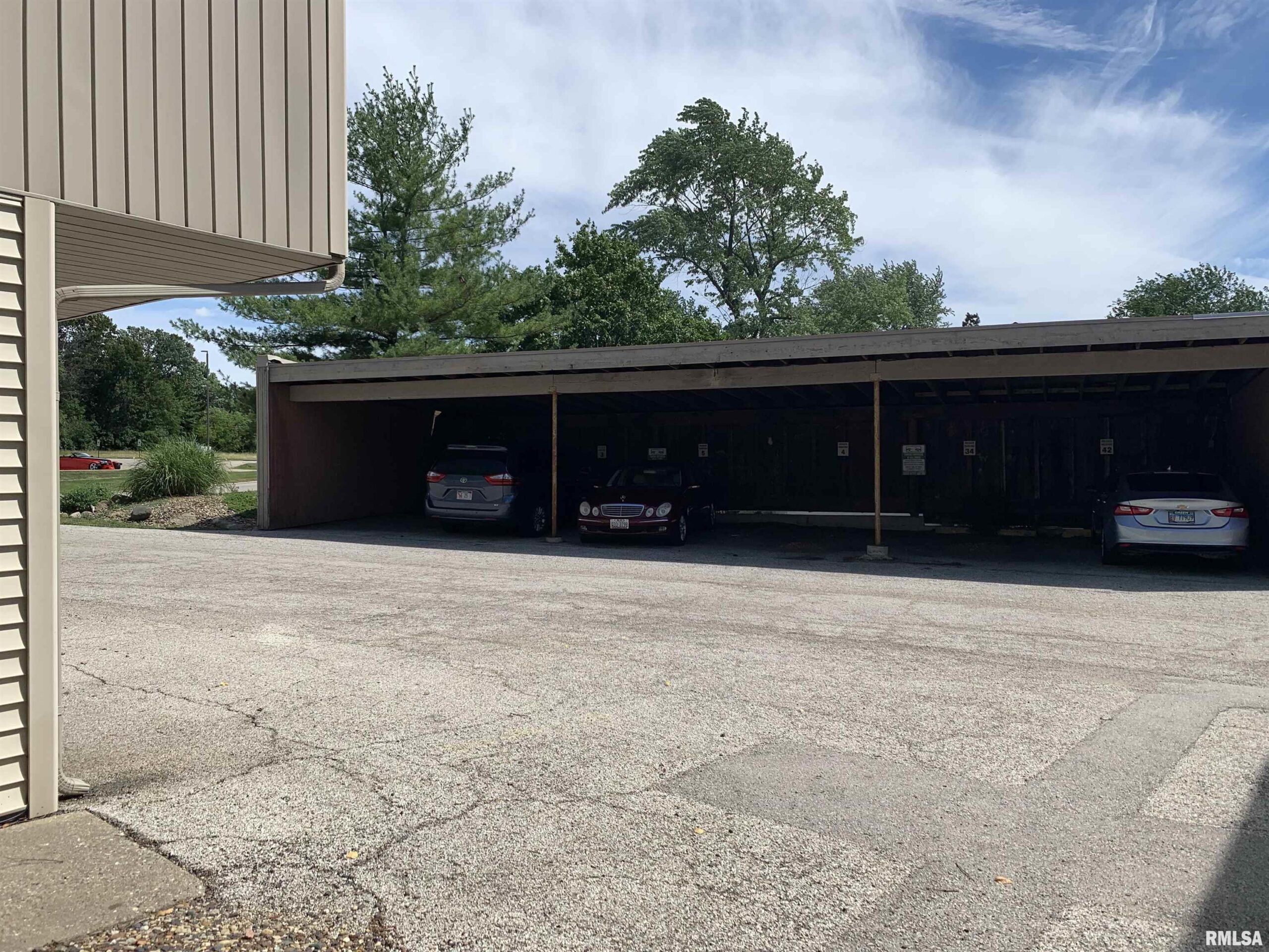 6809 N FROSTWOOD Parkway Peoria IL