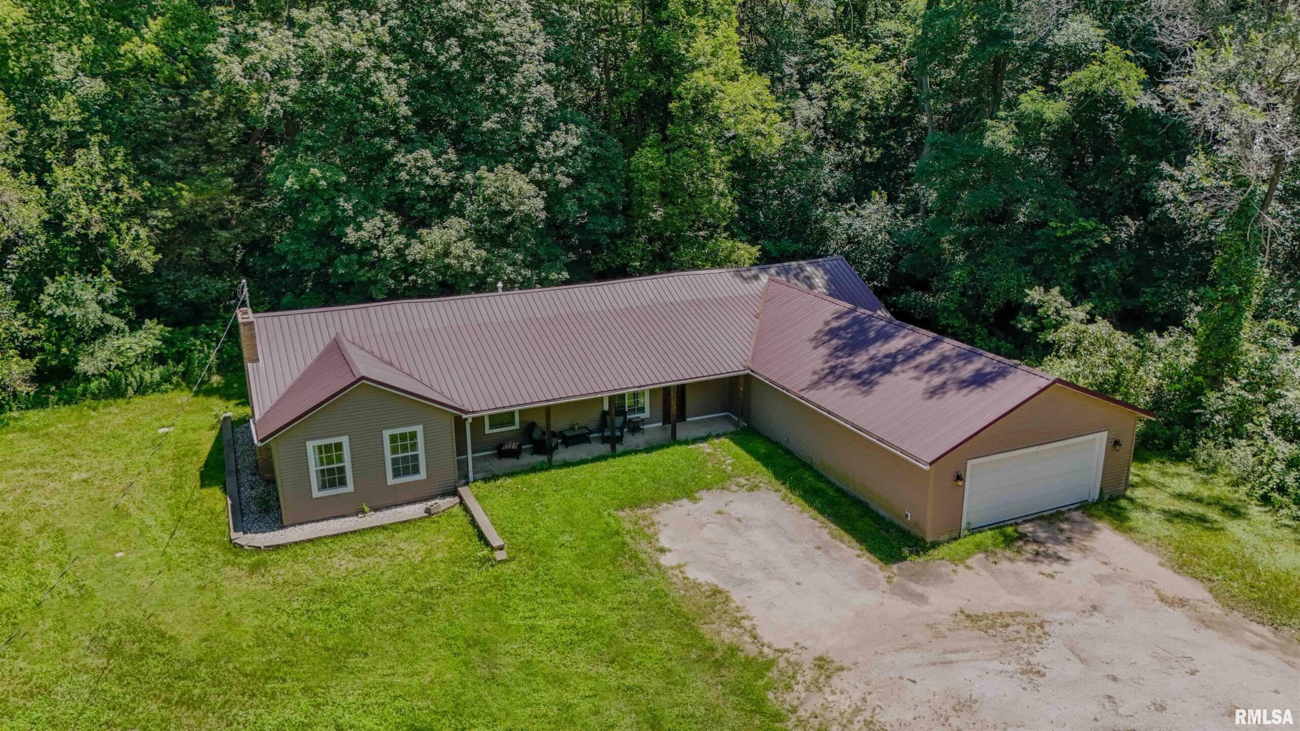 1562 SPRING BAY Road East Peoria IL