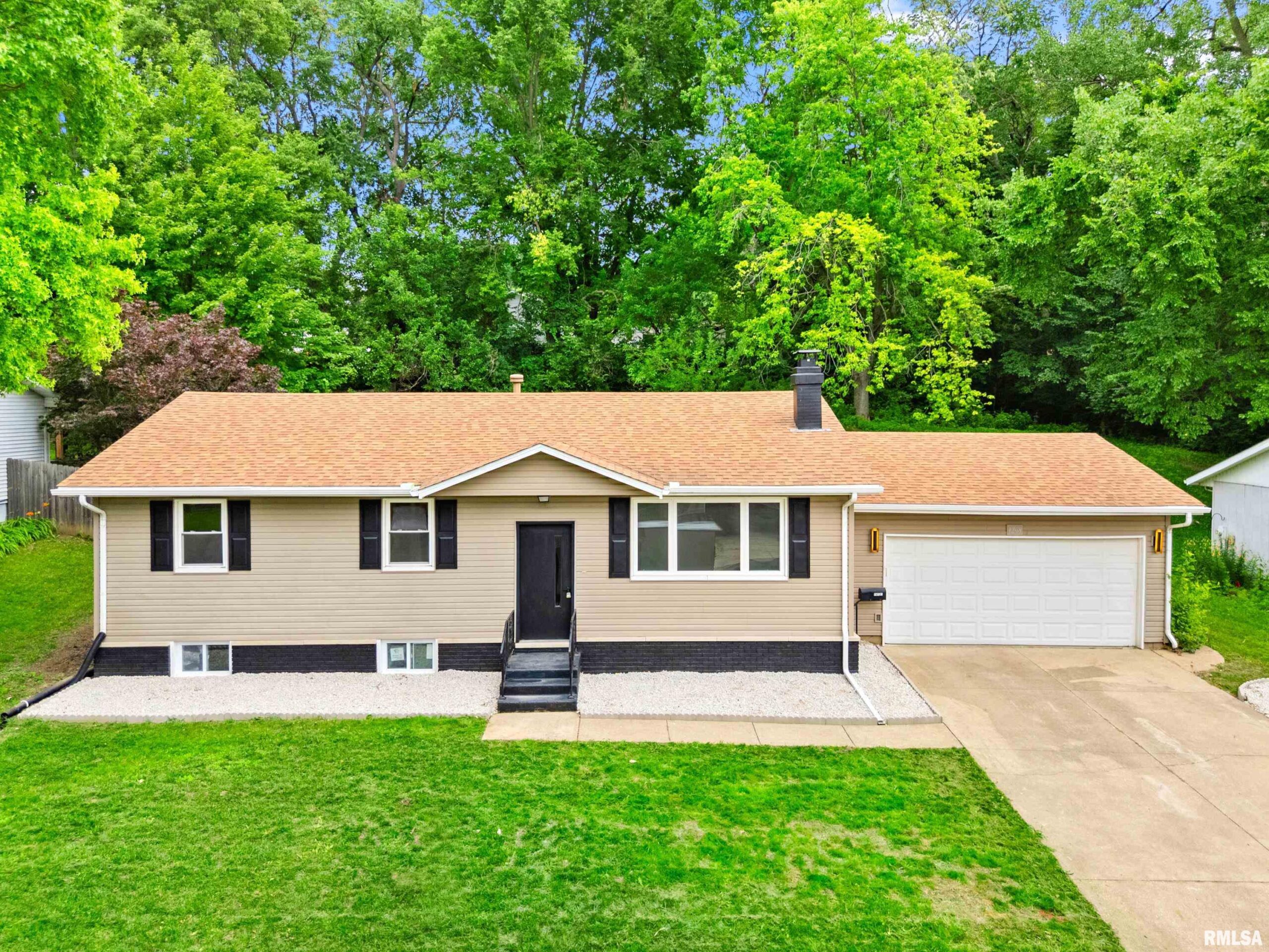 1208 TIMBER Lane Pekin IL