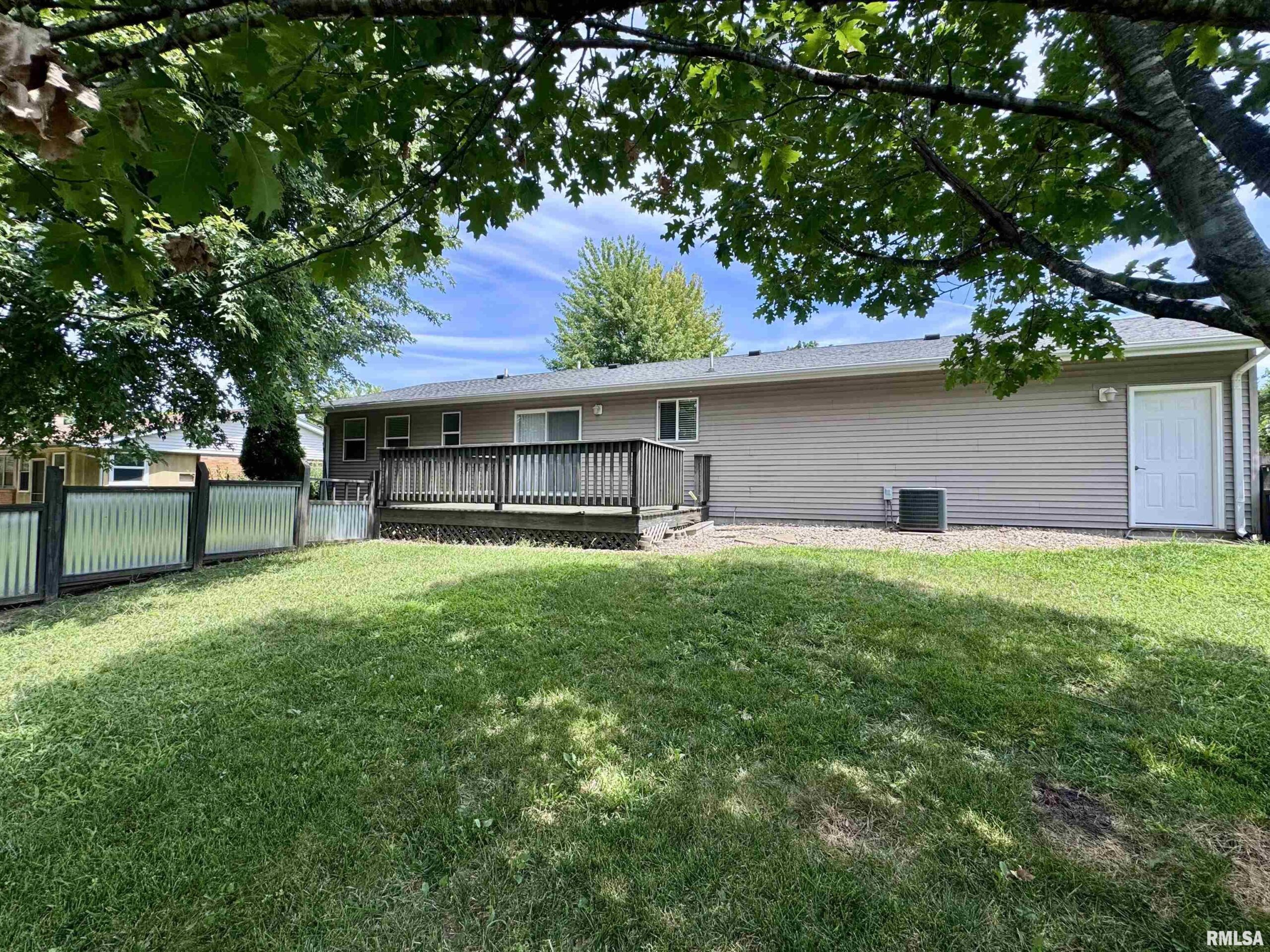 106 HOLDEN Terrace Macomb IL