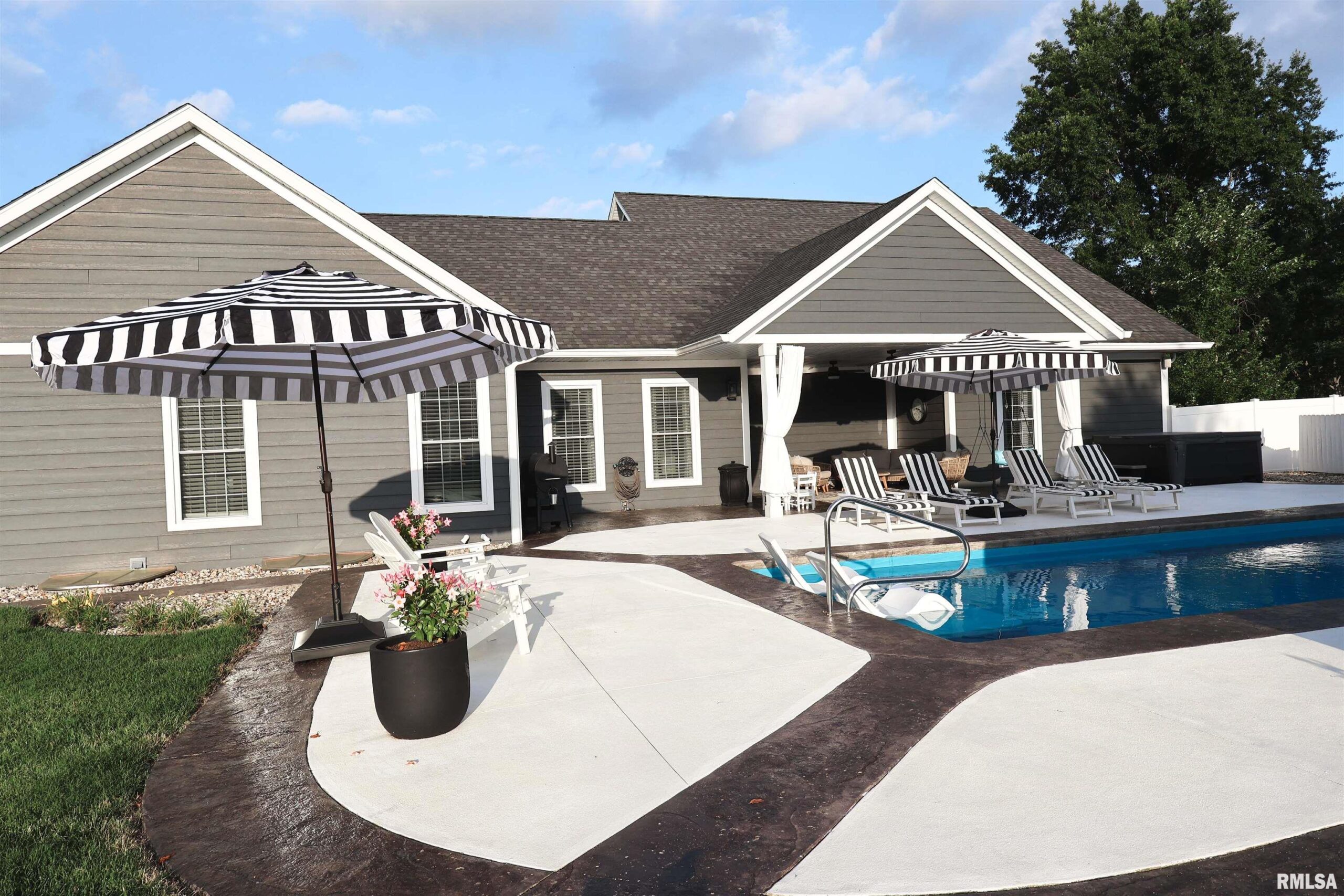 7485 CHANDLER Drive Marion IL