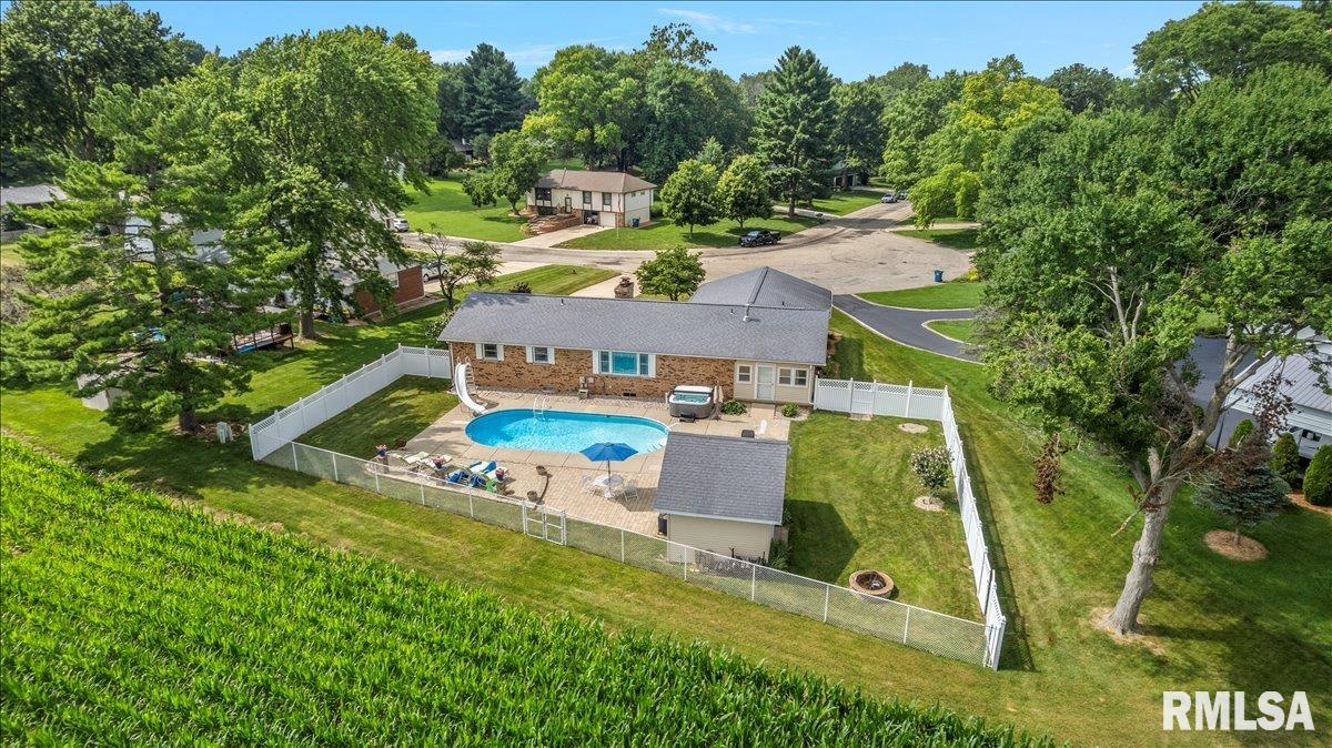 230 TWIN OAKS Drive Rochester IL
