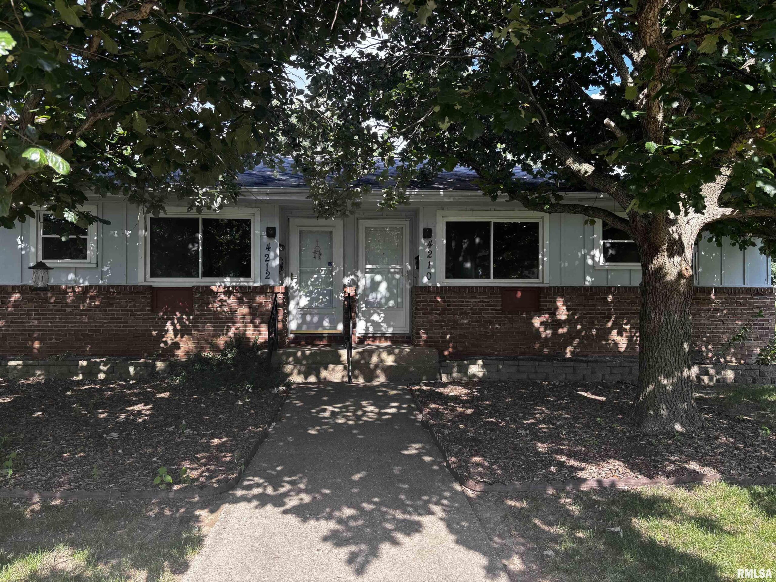 4210-4212 N COLUMBUS Avenue Peoria IL