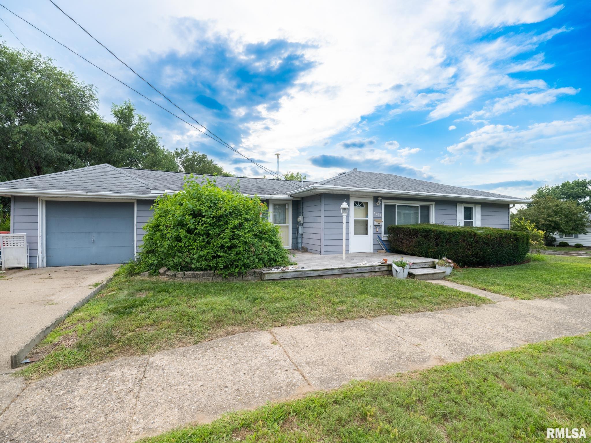1705 N 12TH Street Pekin IL