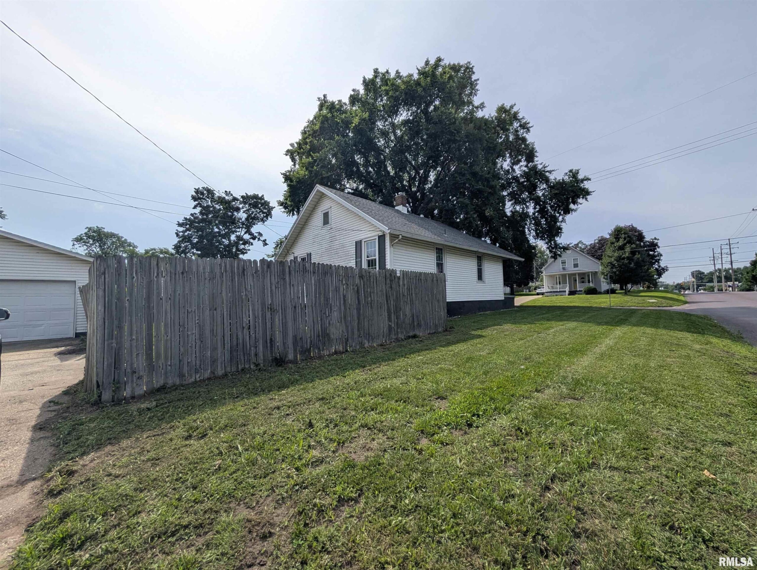 1401 MARKET Street Pekin IL