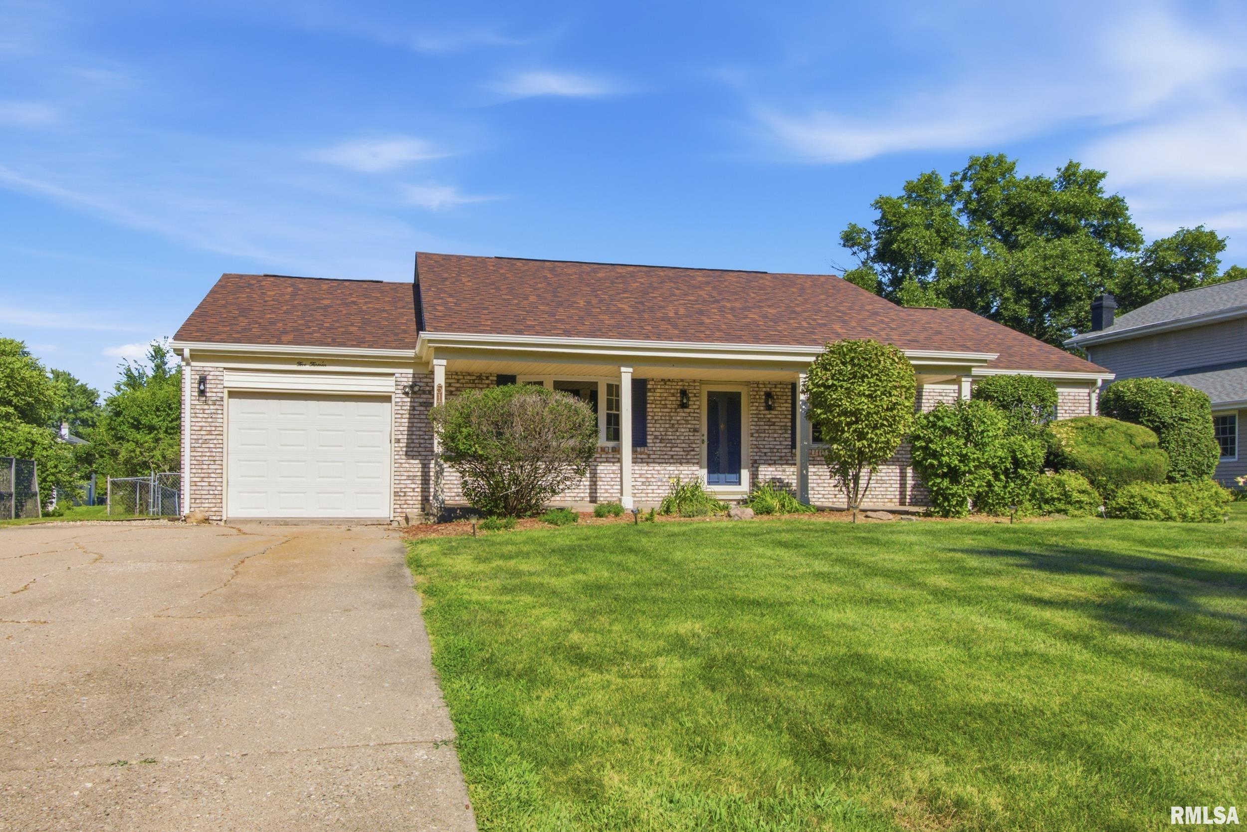 513 MEADOW Drive Macomb IL