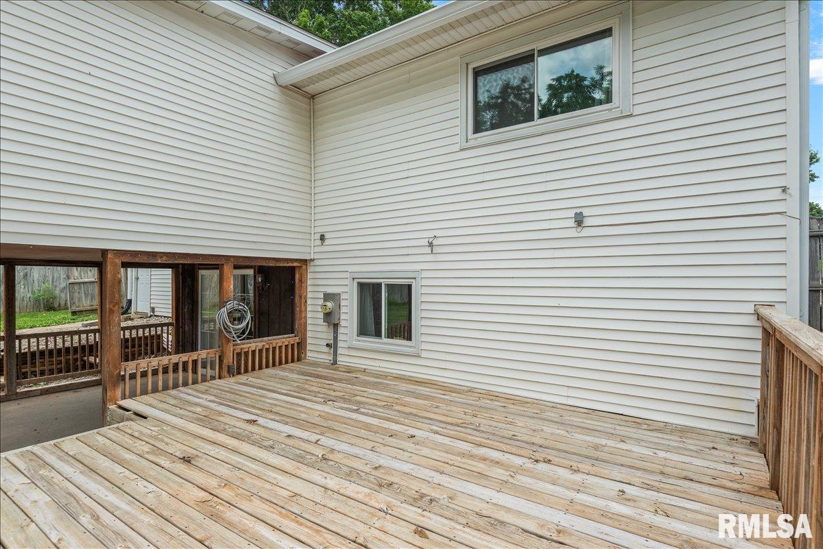 215 JEFFERSON Street Pleasant Plains IL