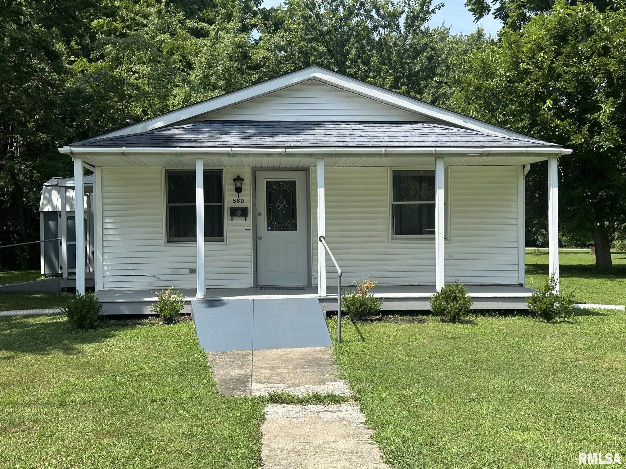 580 S SPRUCE Street Nokomis IL