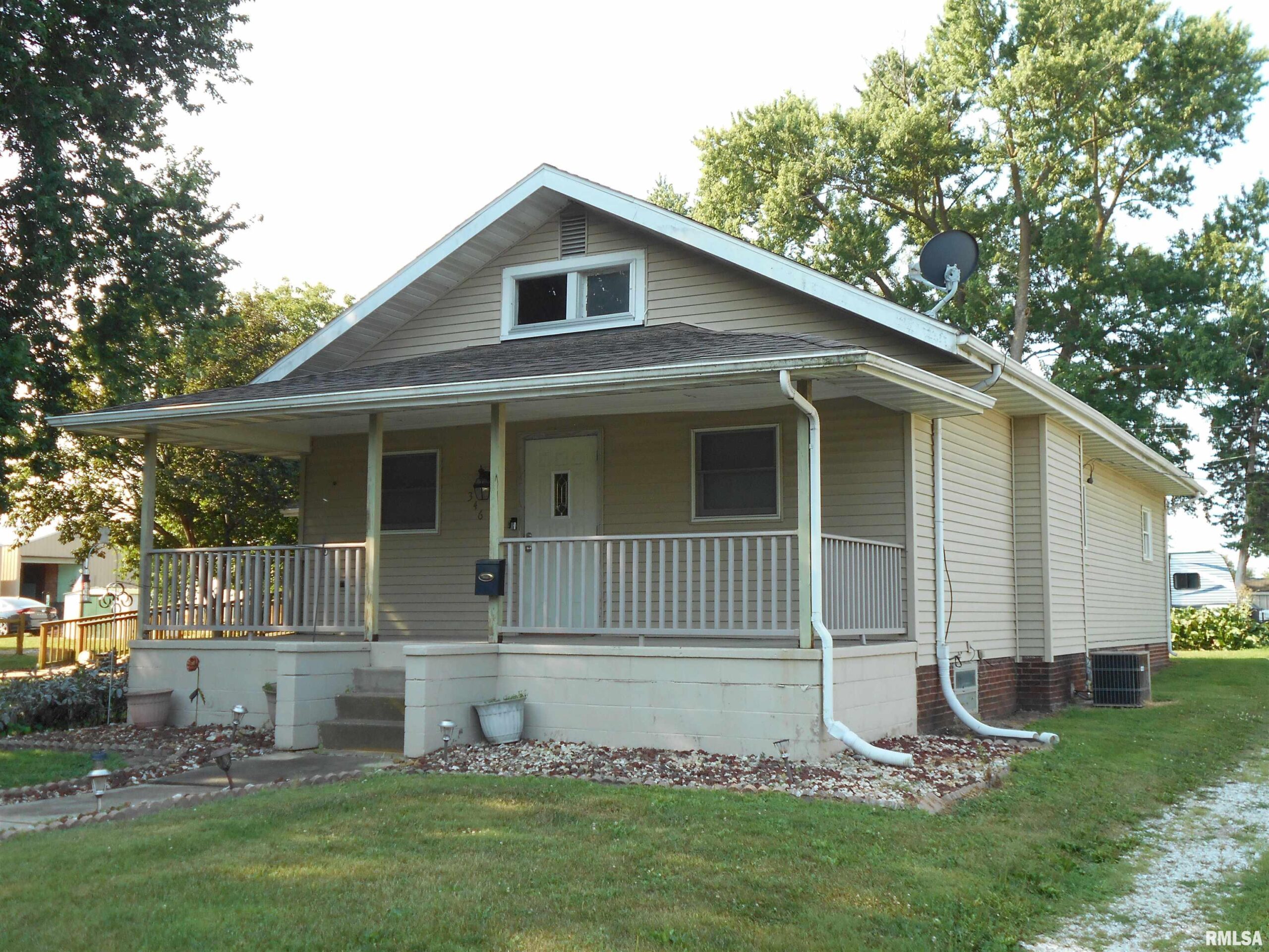 346 W Barnes Street Bushnell IL