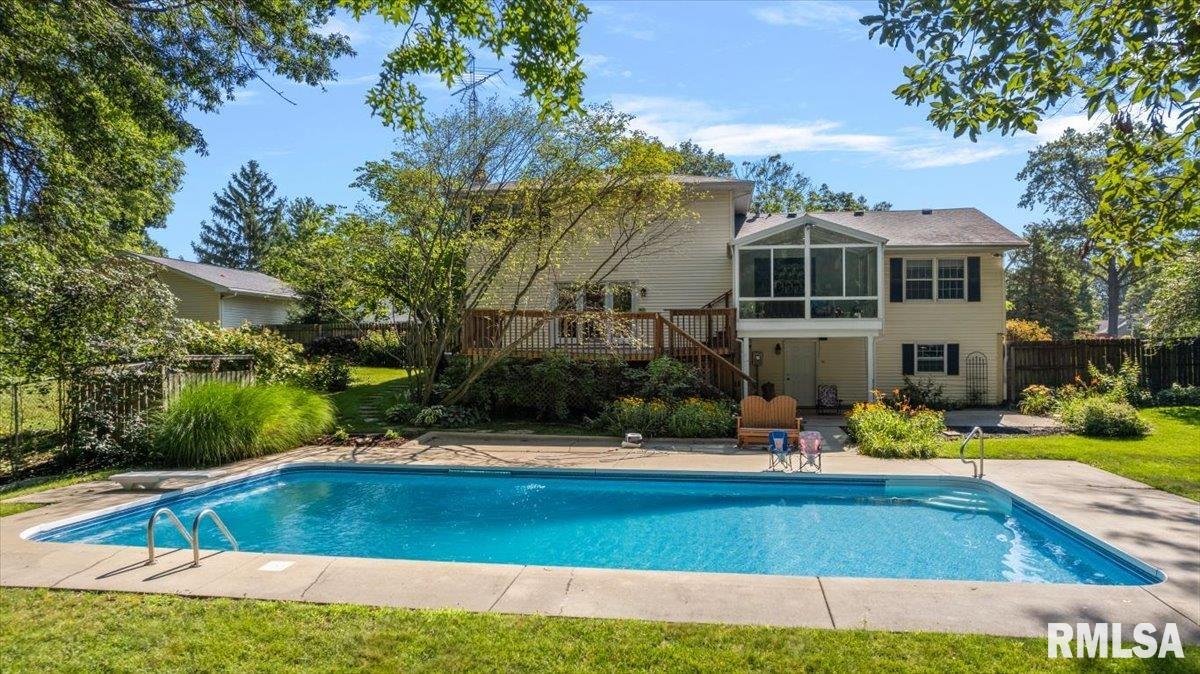 2 MADERA Court Taylorville IL