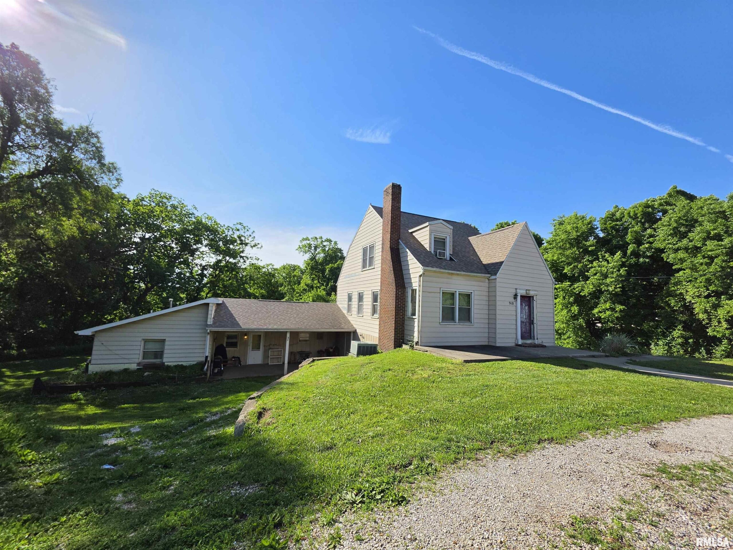 910 PEKIN Avenue Creve Coeur IL