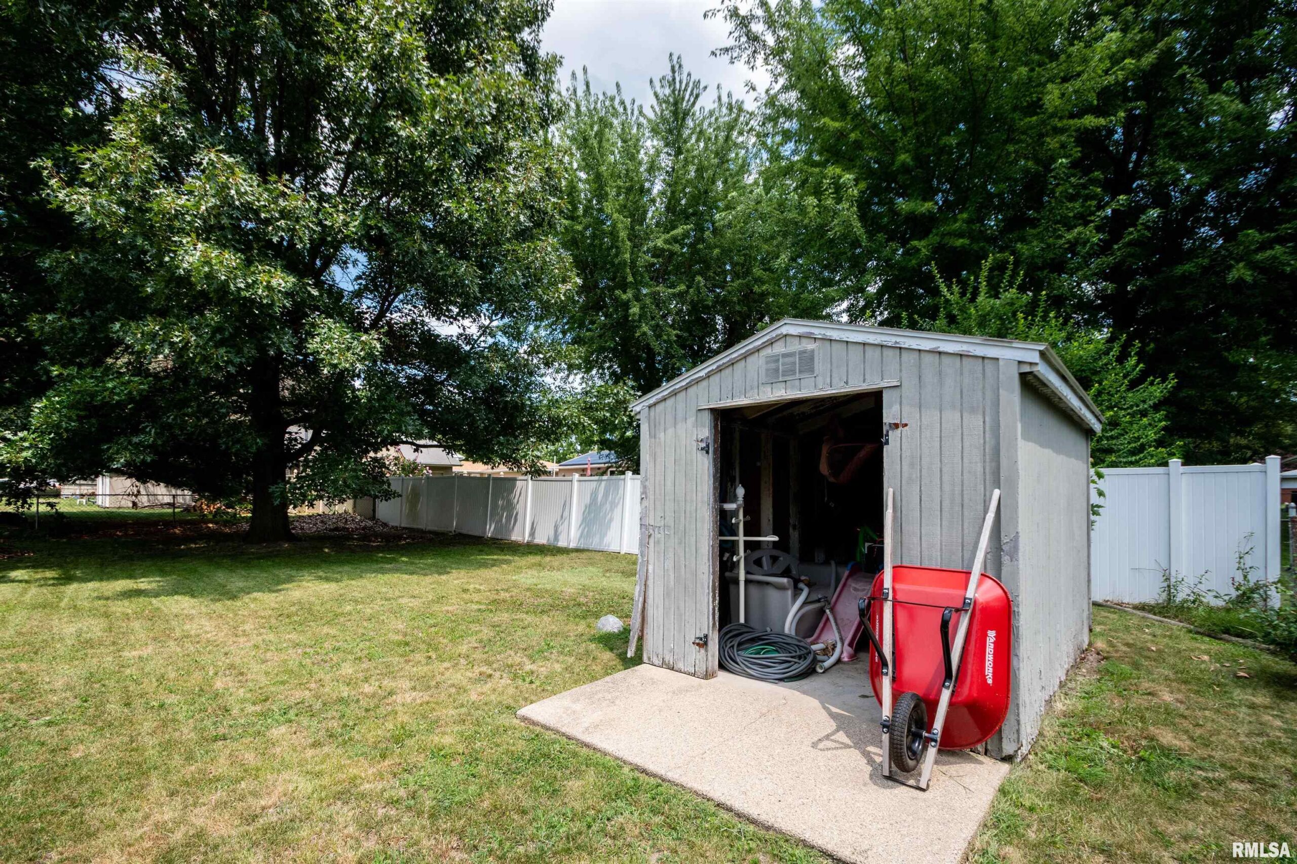 210 CYPRESS Street Pekin IL