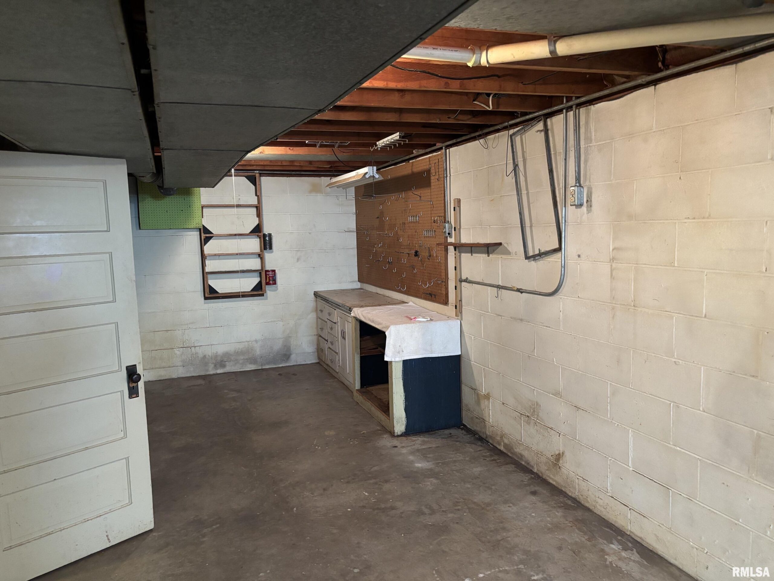 402 SHERIDAN Road Pekin IL