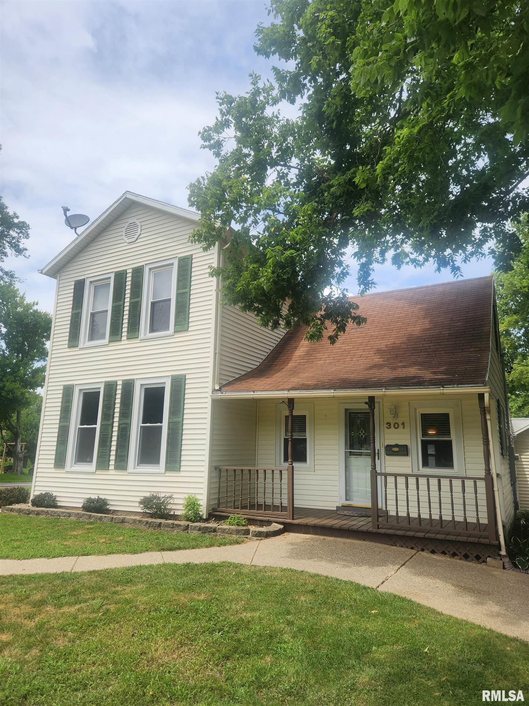 301 E MAIN Street Lexington IL