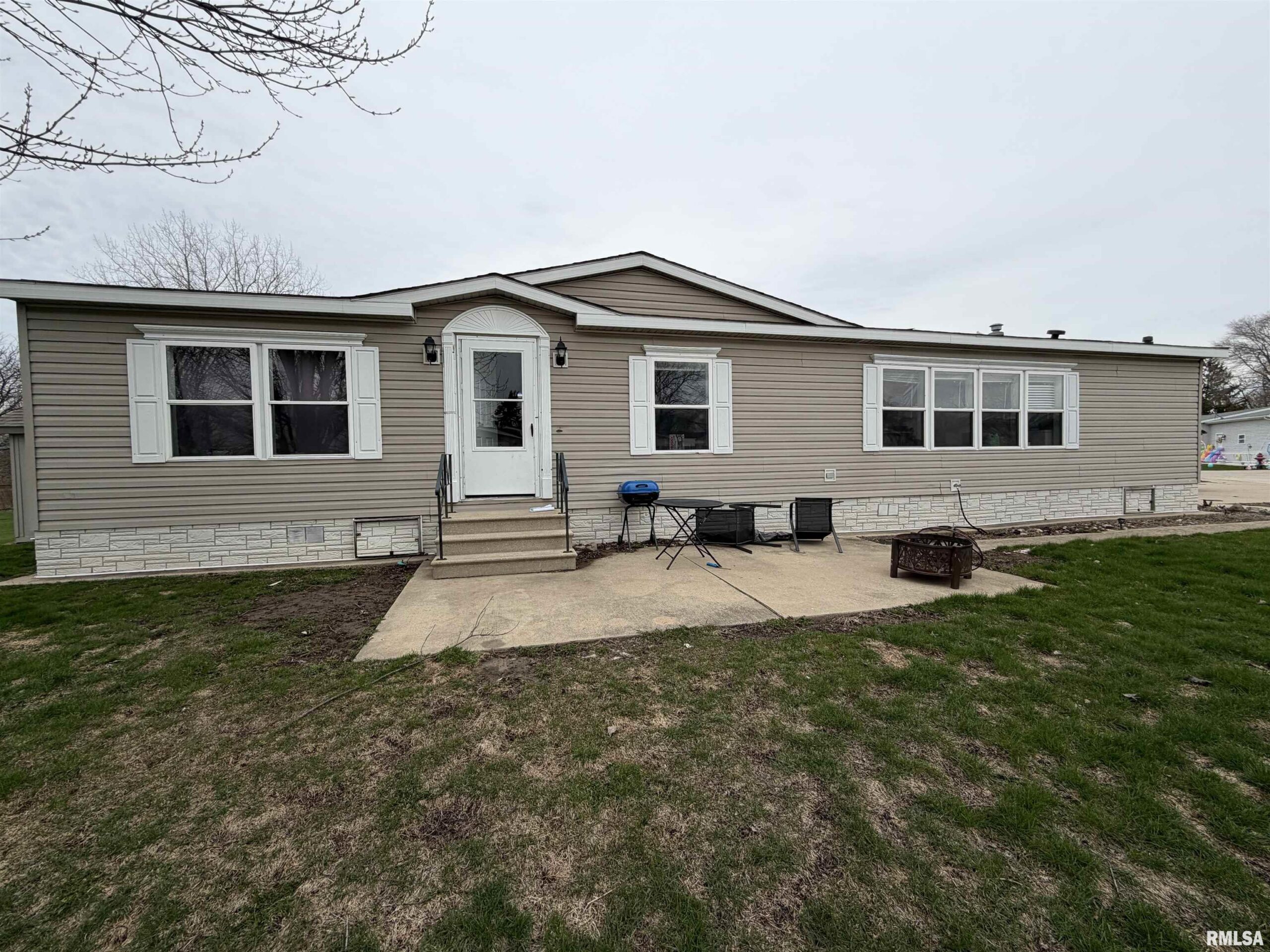 1108 AUTUMN Circle Belvidere IL