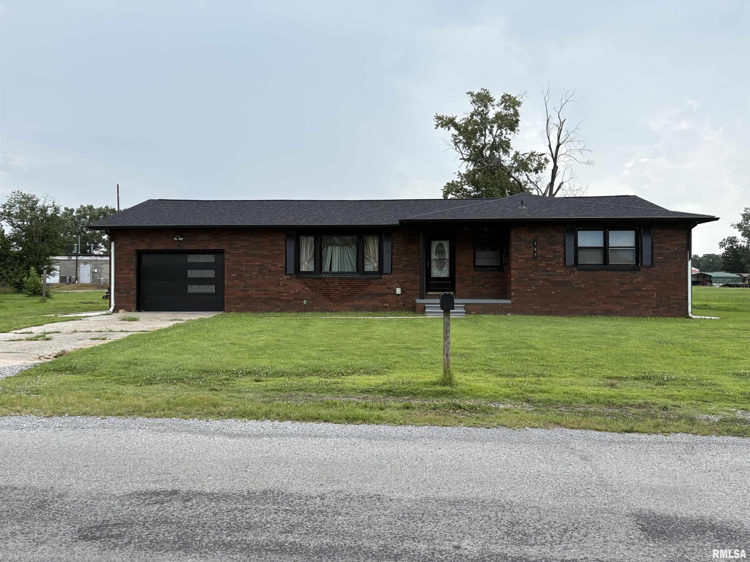 107 Deborann Drive Carrier Mills IL