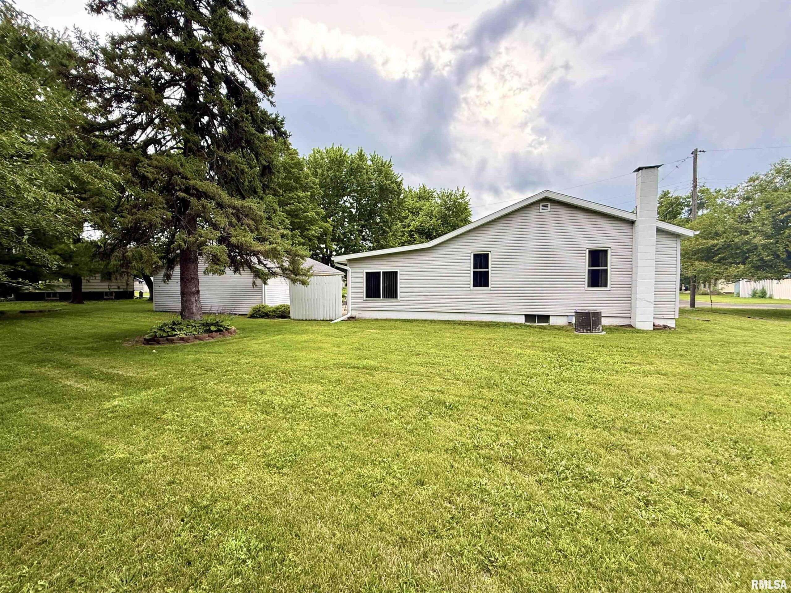 609 Glenway Avenue Knoxville IL