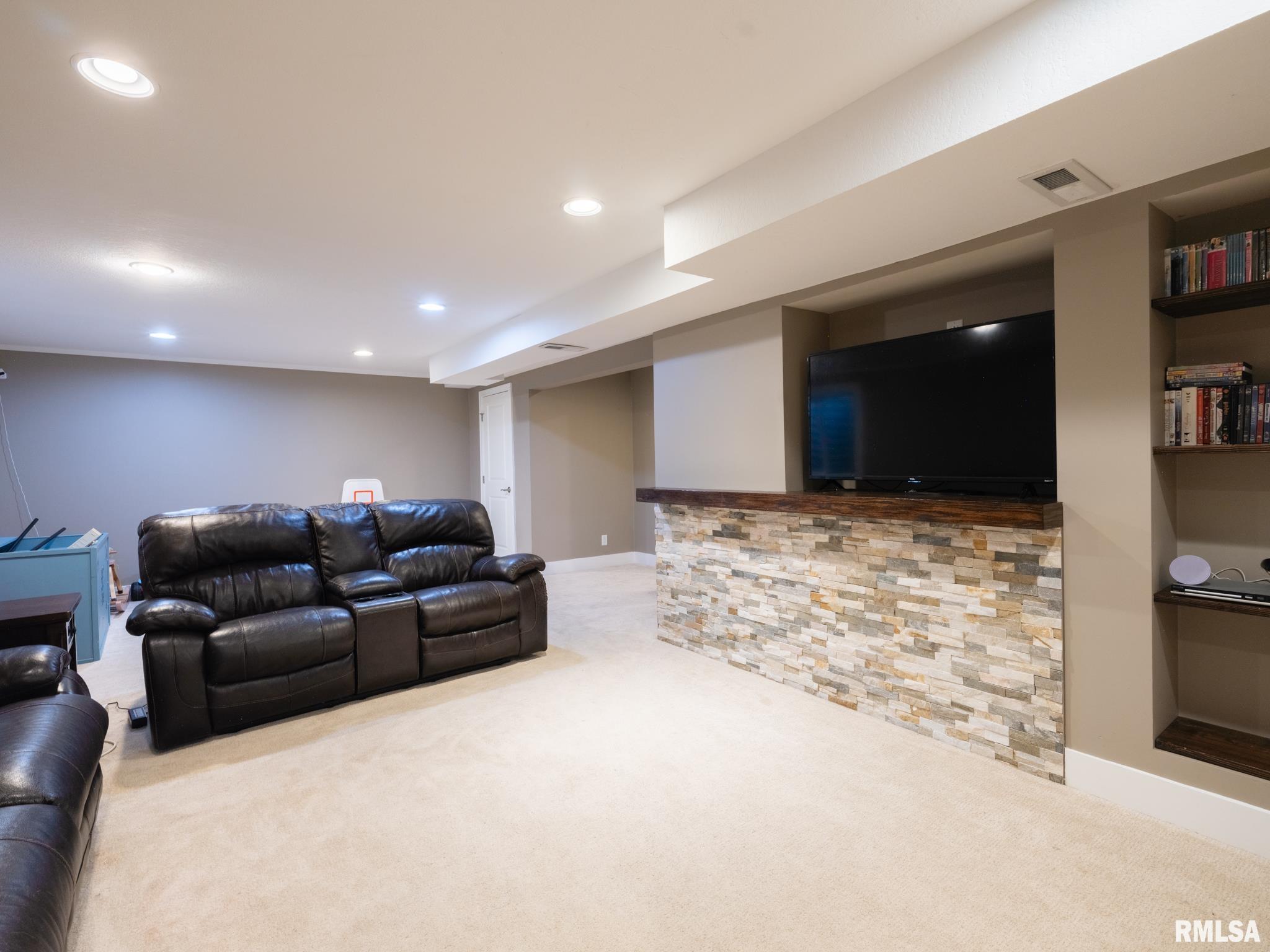1719 SYCAMORE Washington IL
