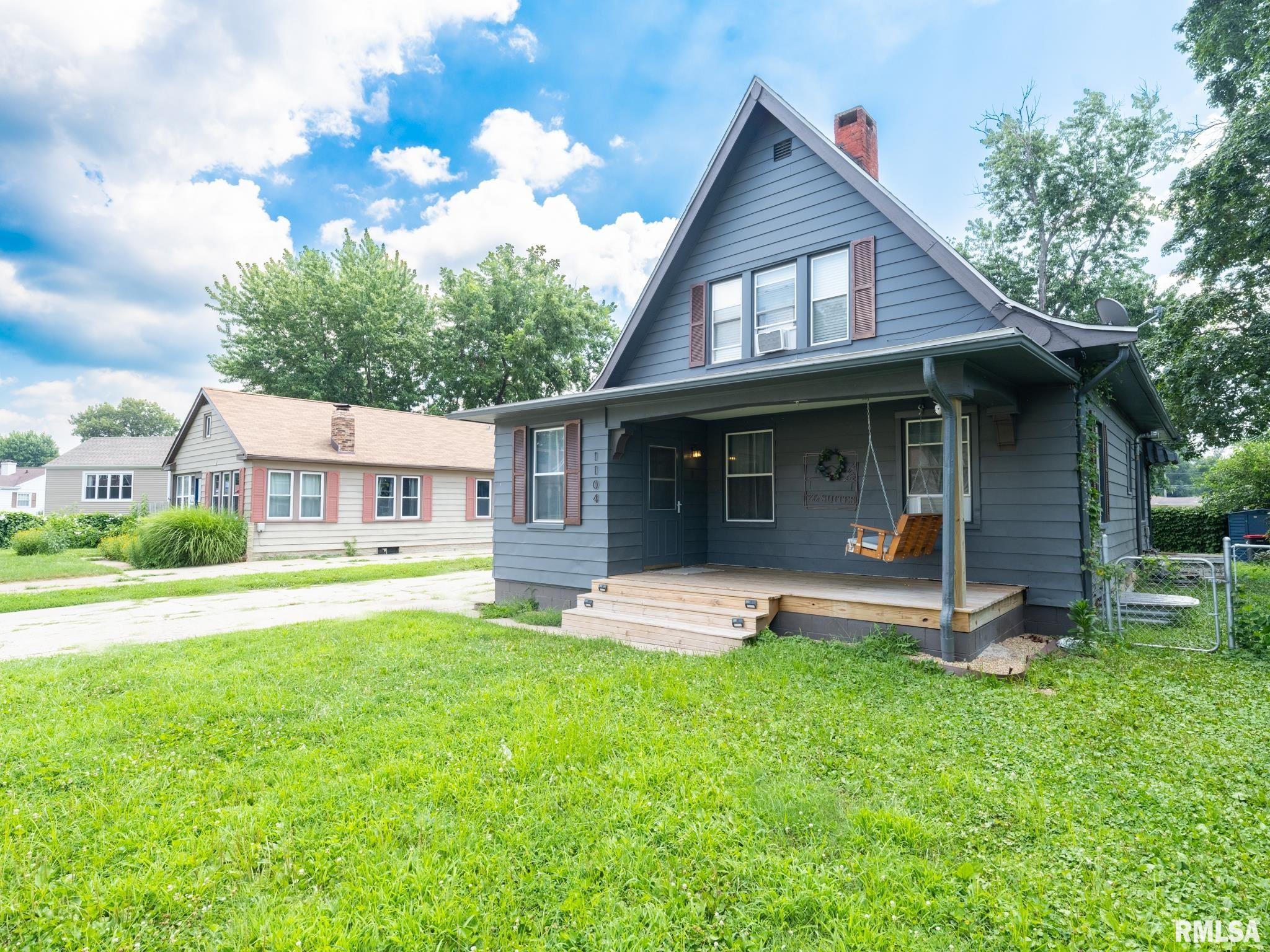 1104 S 10TH Street Pekin IL
