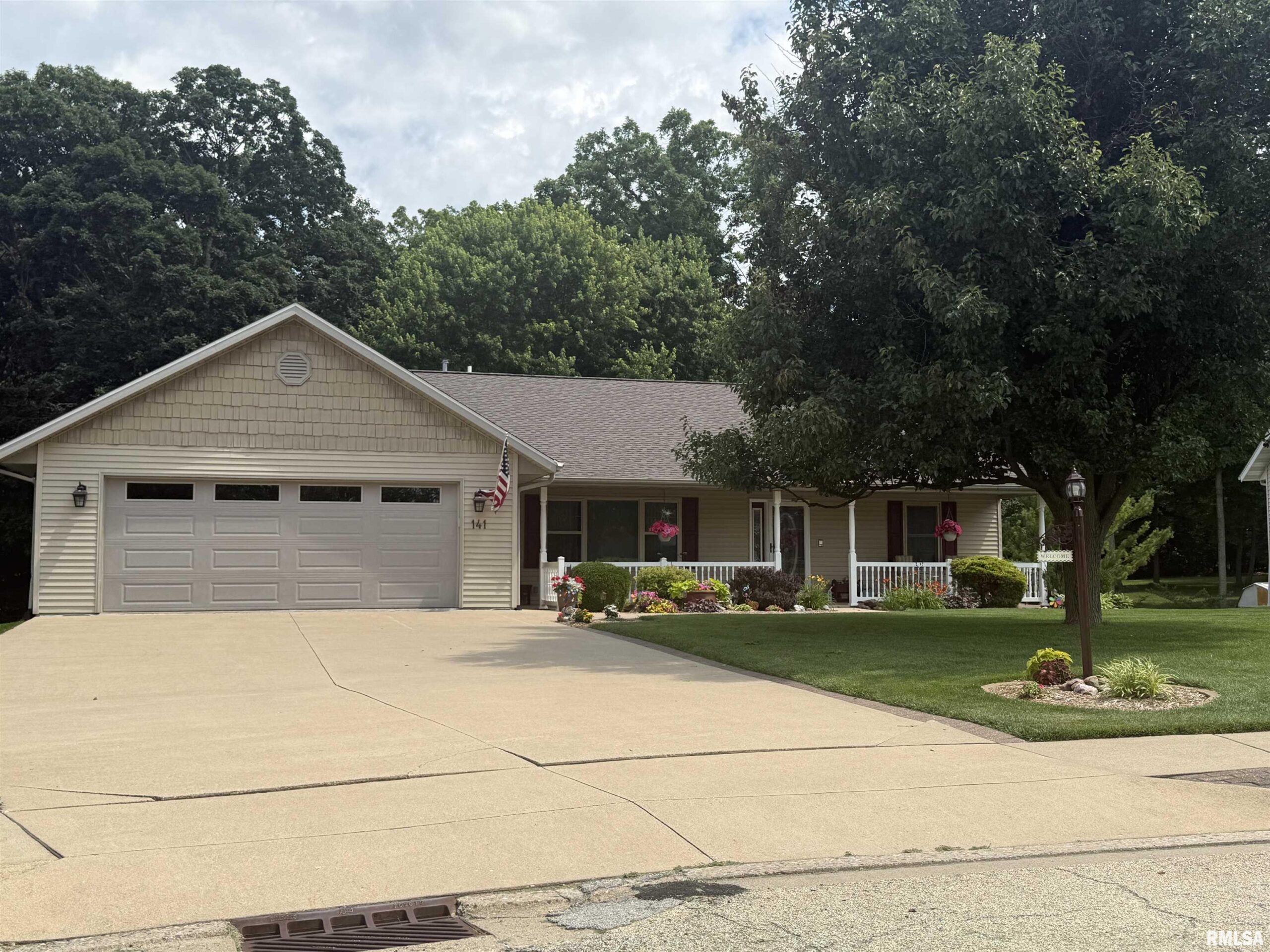 141 ELMRIDGE Circle East Peoria IL