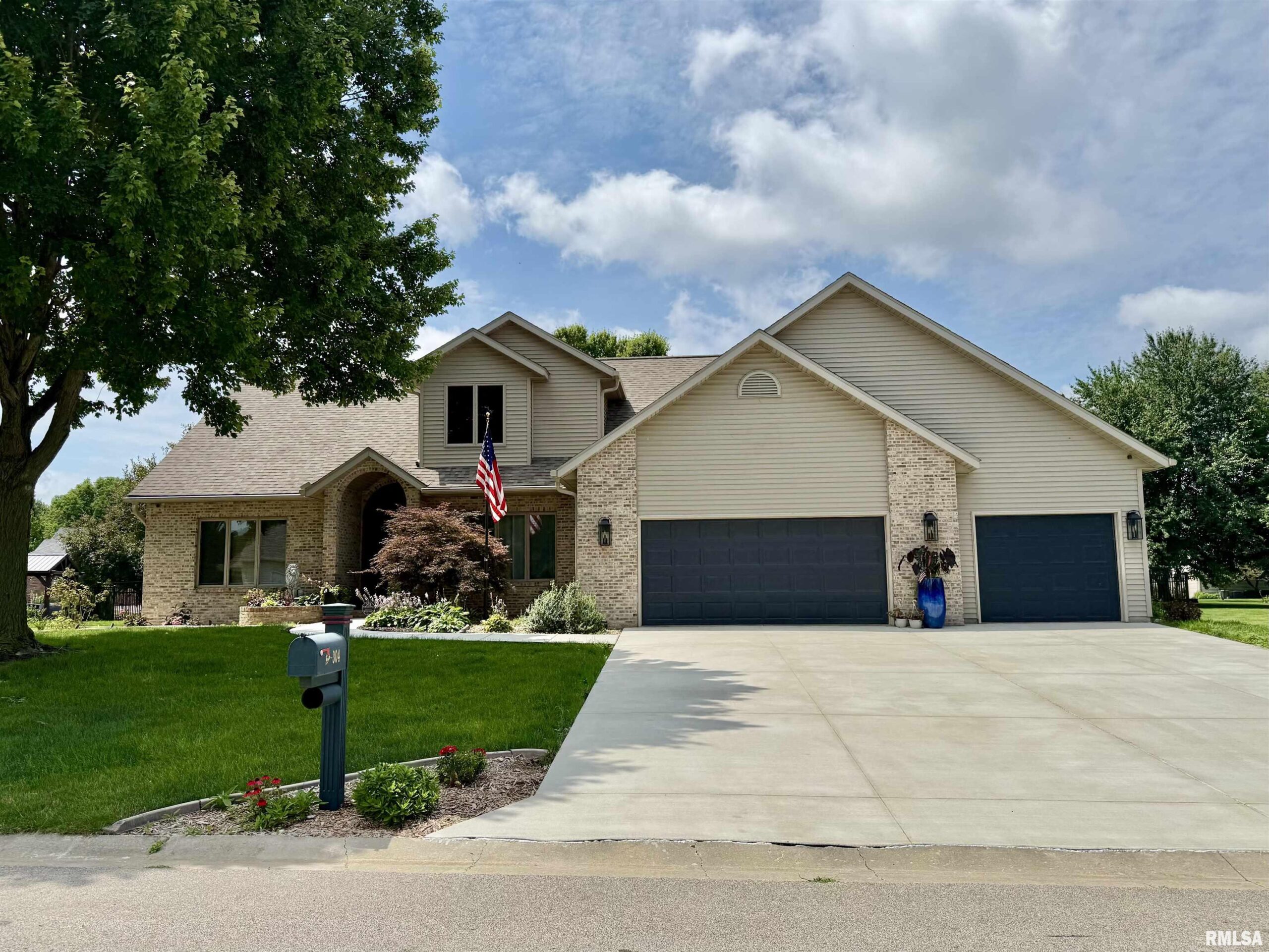 304 BELMONT Chase Sherman IL