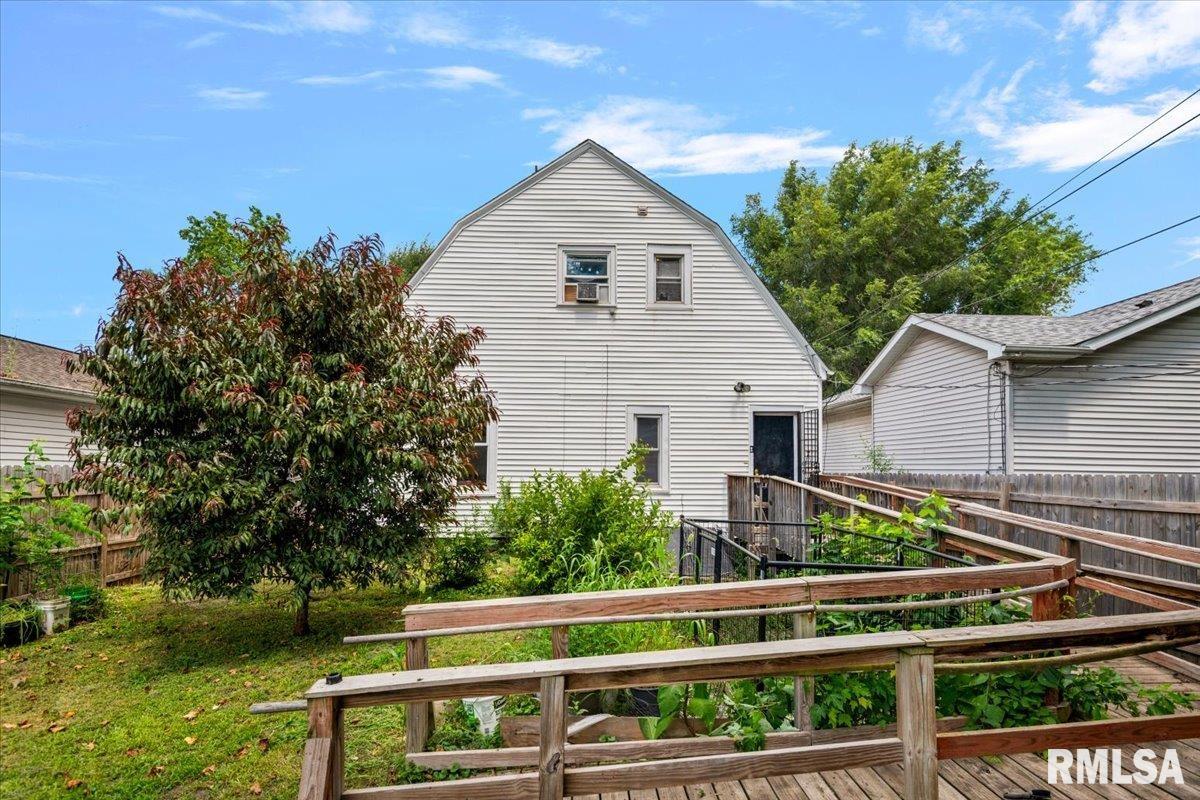 1212 E JACKSON Street Springfield IL