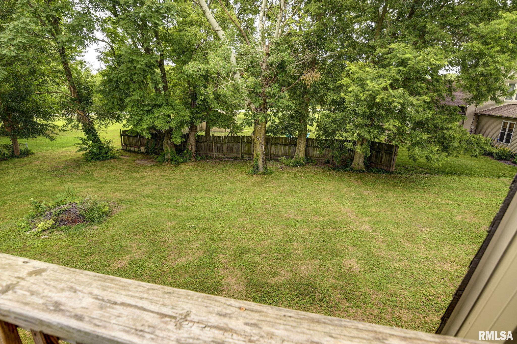 112 E GRAND Avenue Owaneco IL