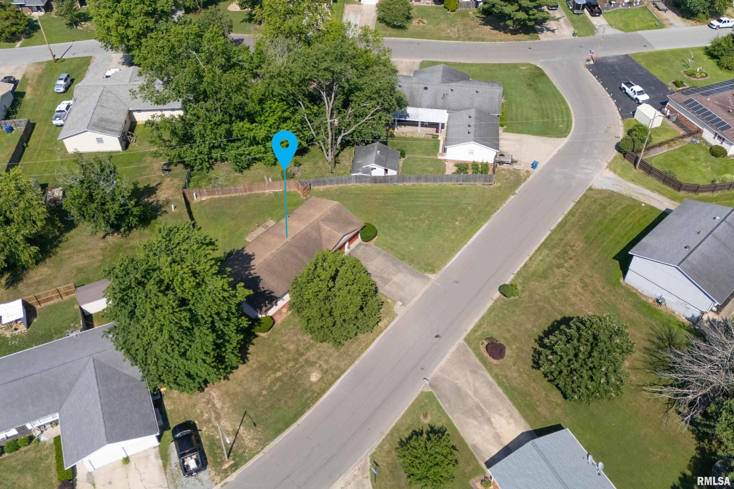 1002 OAKWOOD Drive Marion IL