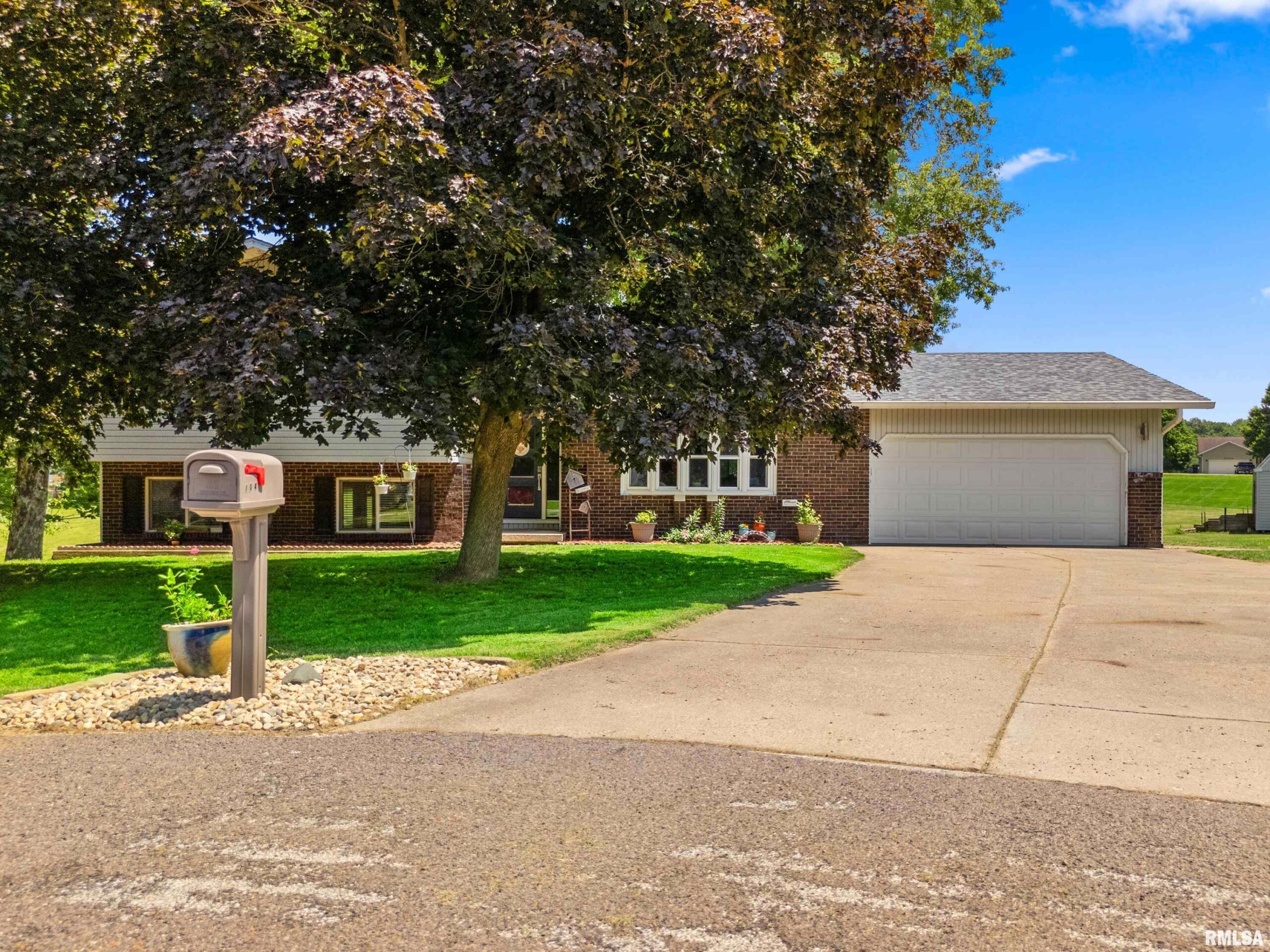 104 PINTA Court Pekin IL