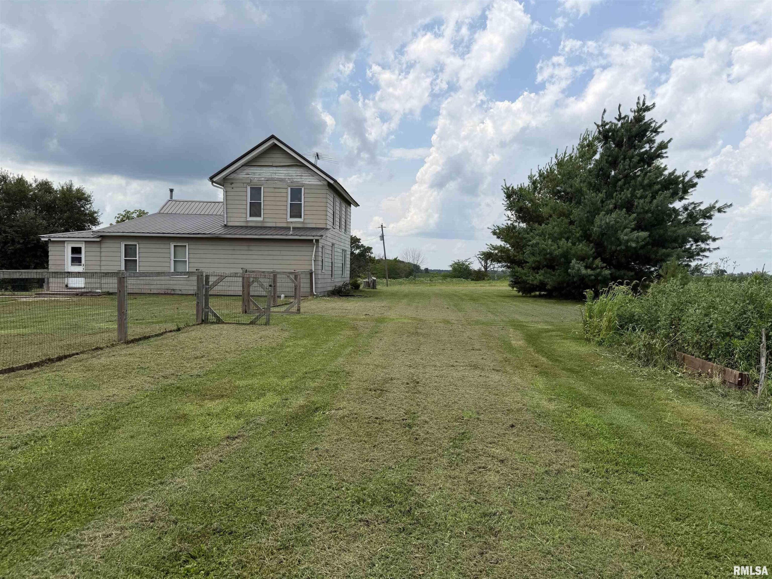 2121 County Road 2900 E Road Blandinsville IL