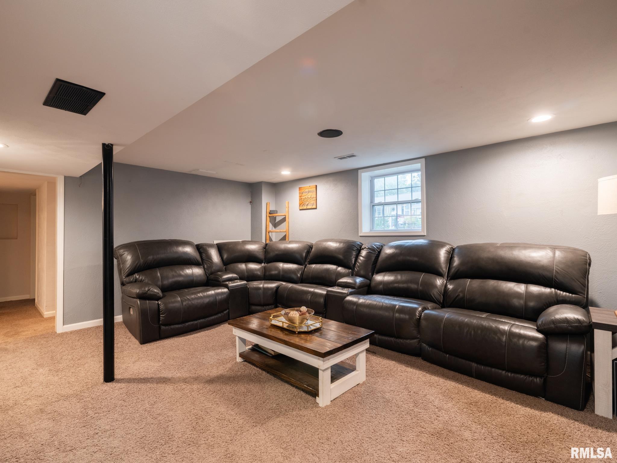 2103 DOMINION Avenue Pekin IL