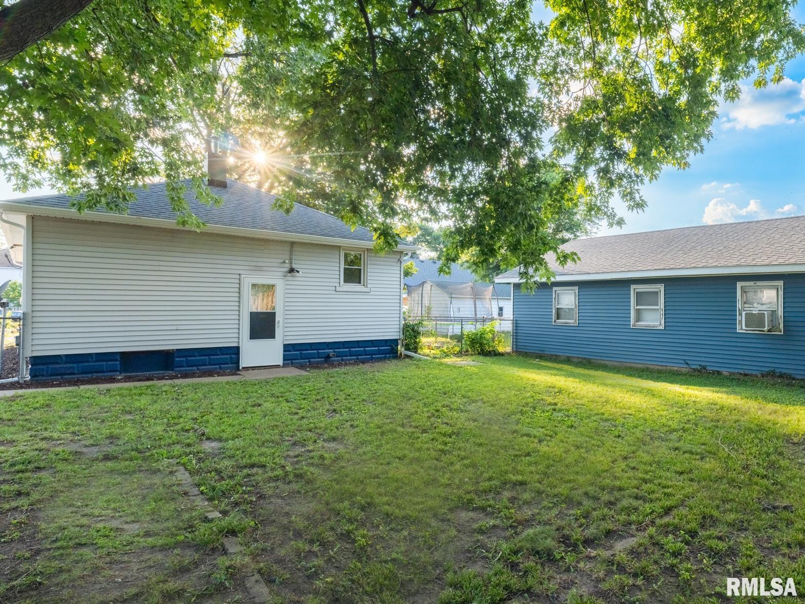 1108 S 6TH Street Pekin IL