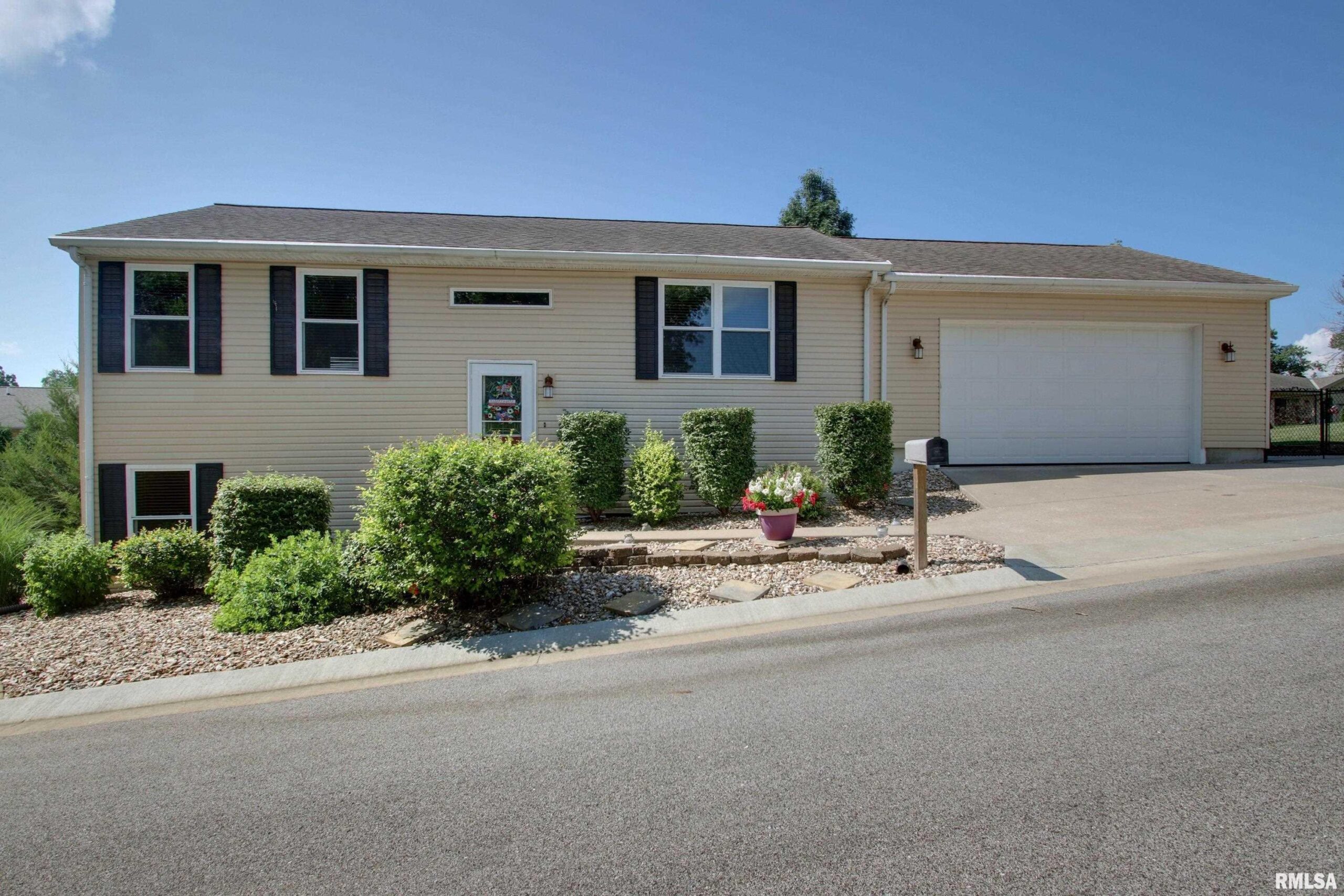 2416 VAN BUREN Street Quincy IL