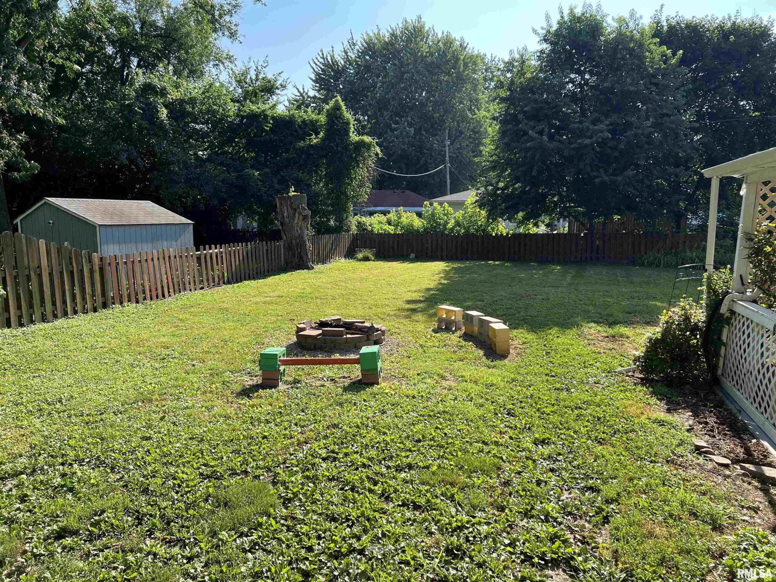 1613 ELMWOOD Street South Jacksonville IL