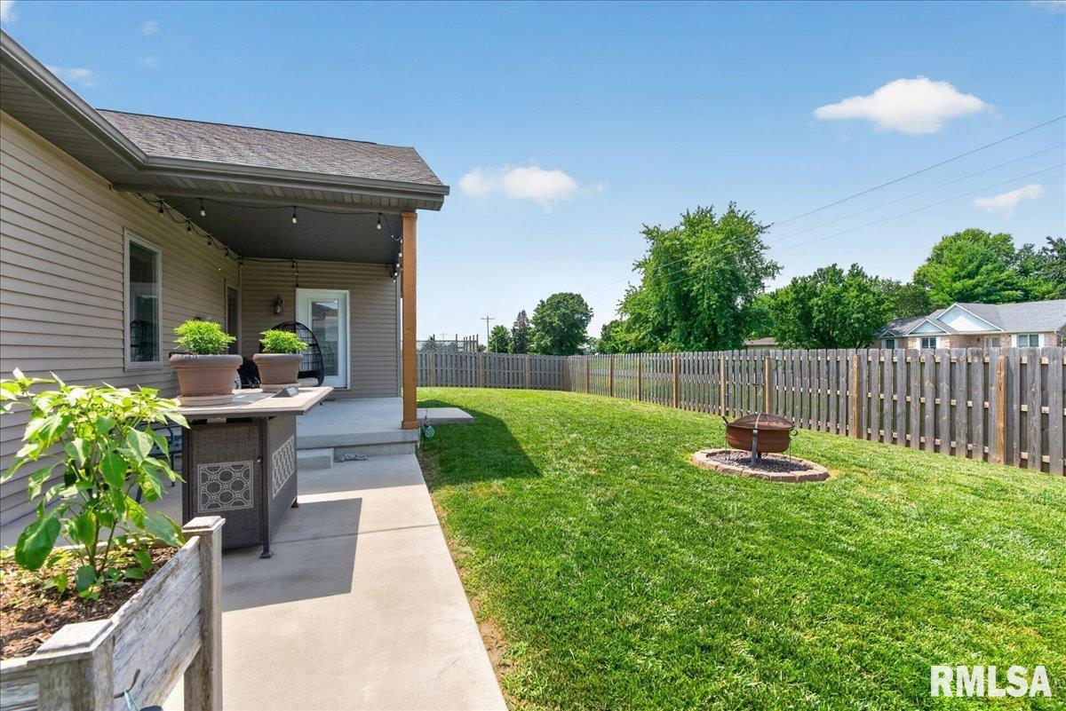 409 SOMMERSET Drive Chatham IL