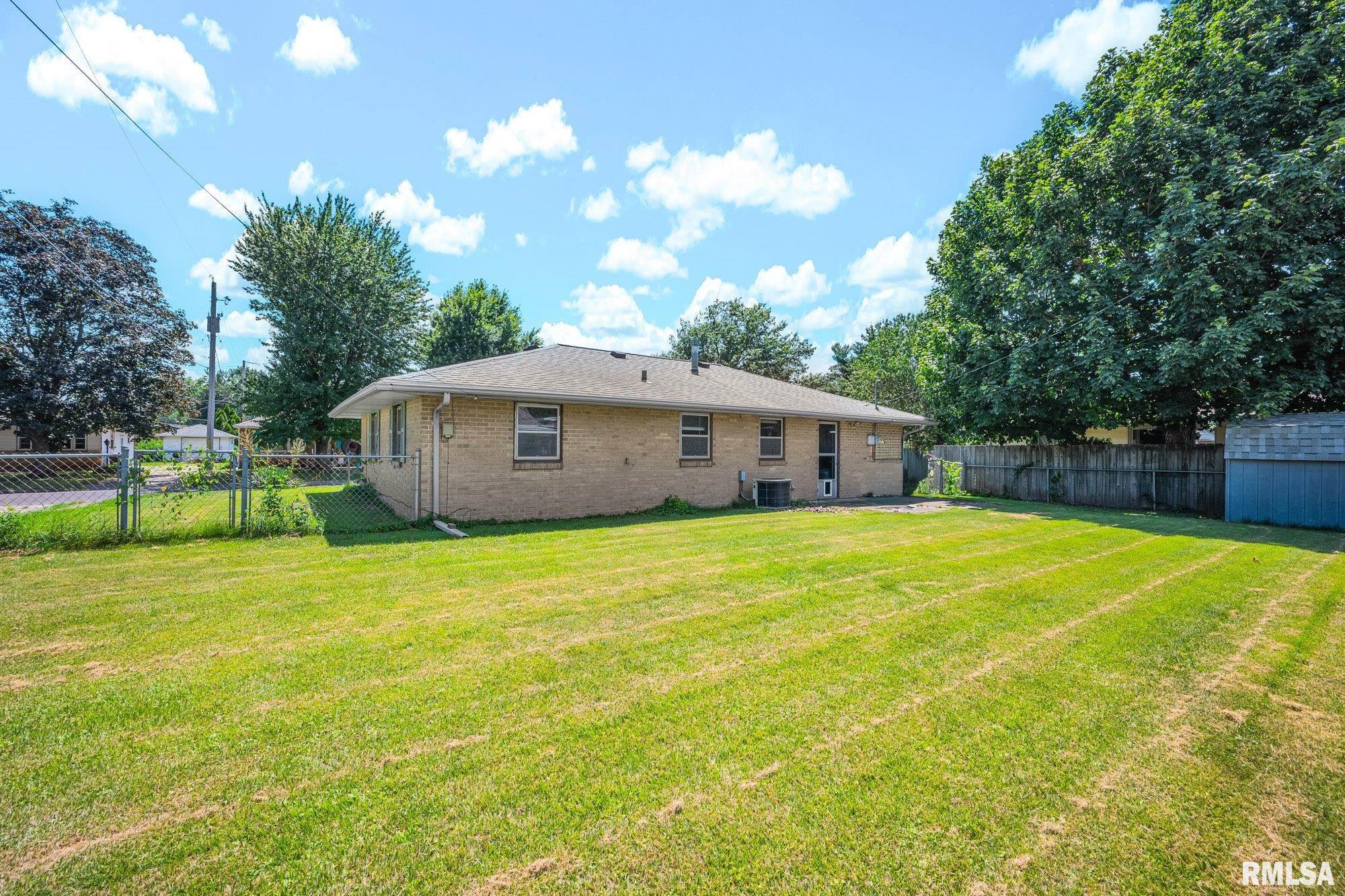 14 ROSE Court Pekin IL