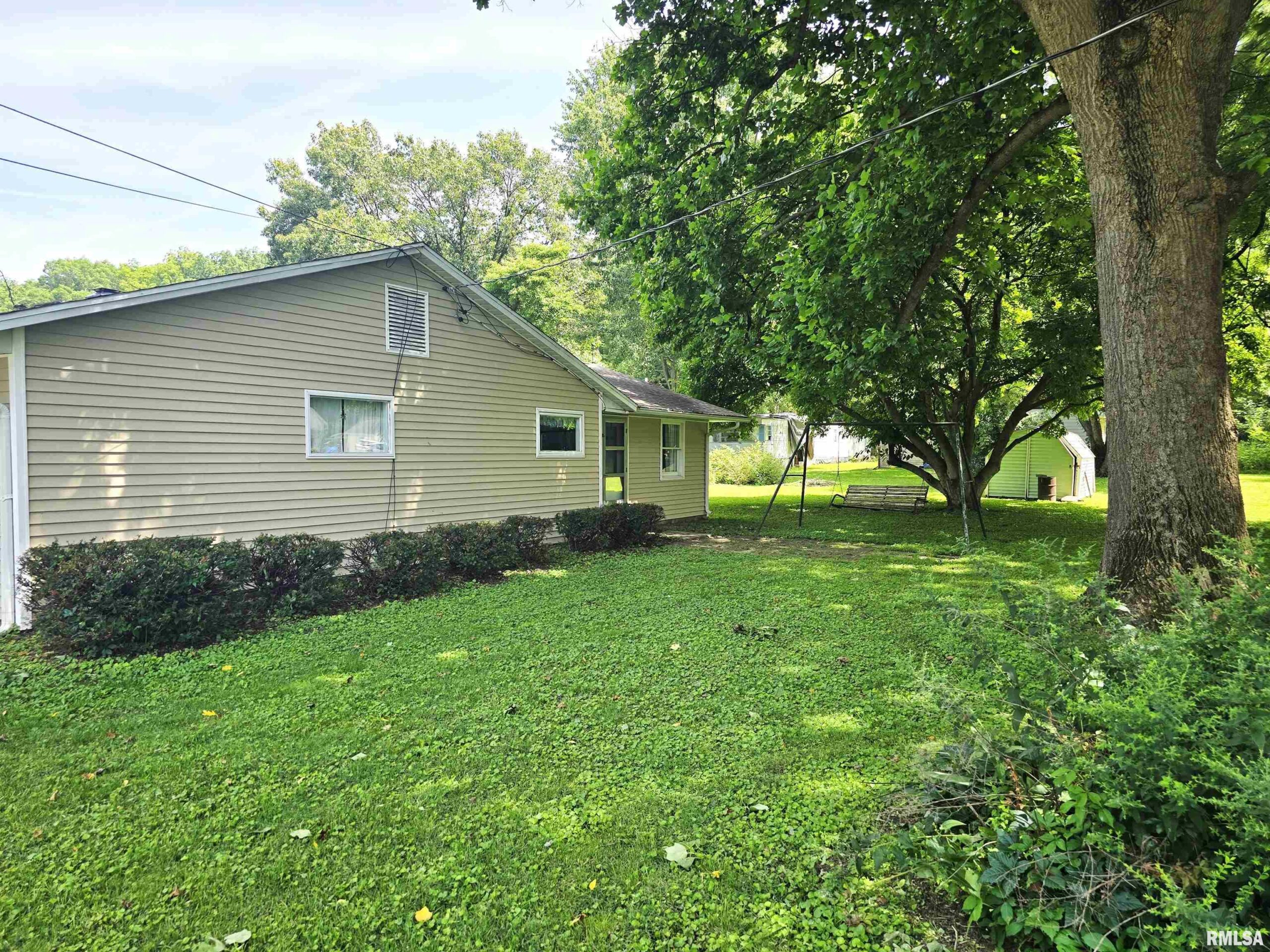 307 E CENTER Street Oakford IL